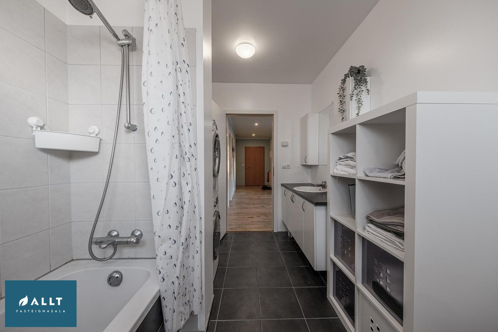 Tjarnabraut 14, 260 Reykjanesbær