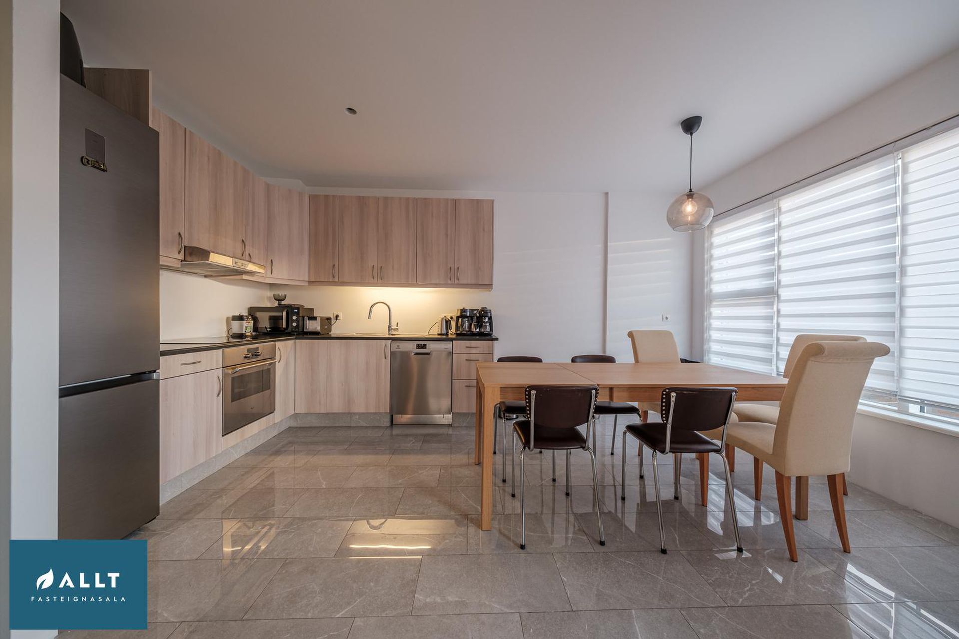 Tjarnabraut 14, 260 Reykjanesbær