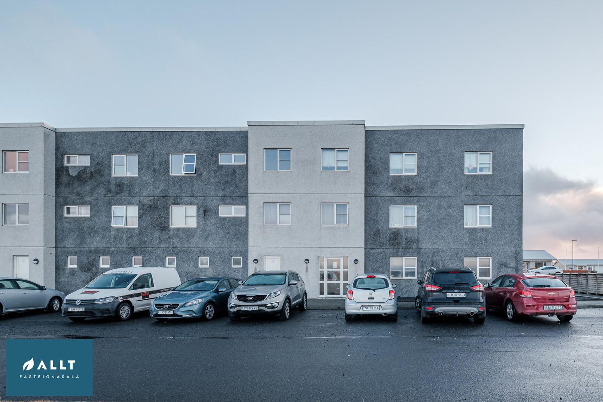 Tjarnabraut 14, 260 Reykjanesbær