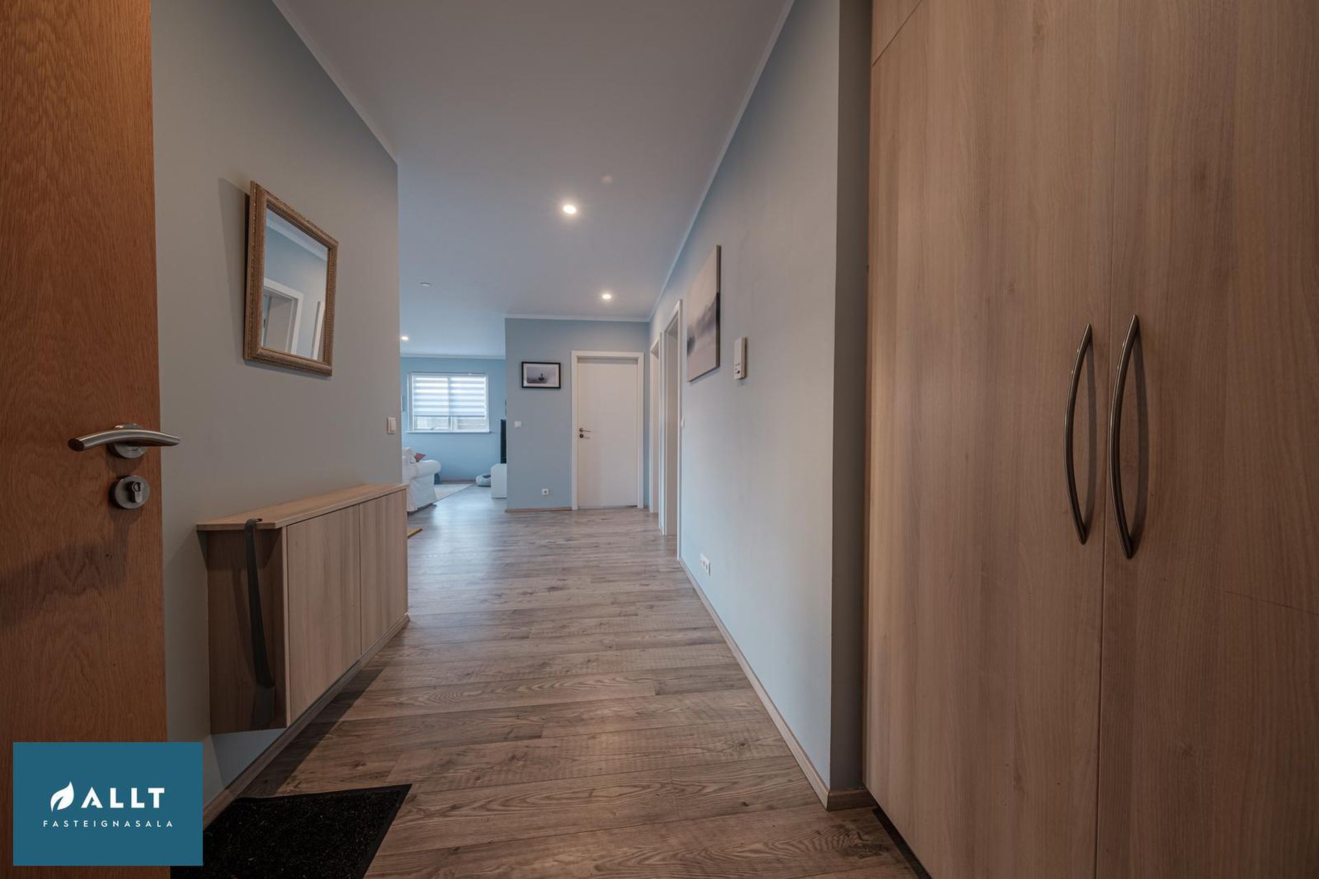 Tjarnabraut 14, 260 Reykjanesbær