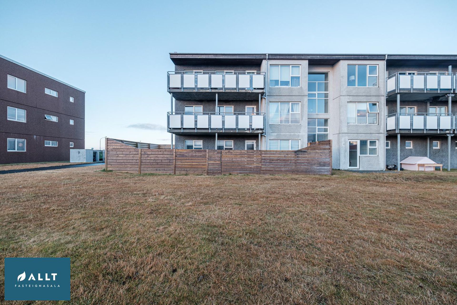 Tjarnabraut 14, 260 Reykjanesbær