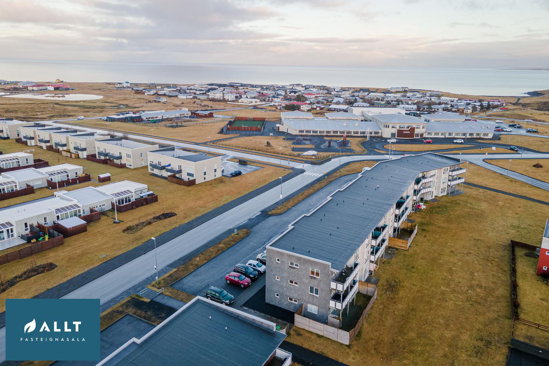 Tjarnabraut 14, 260 Reykjanesbær