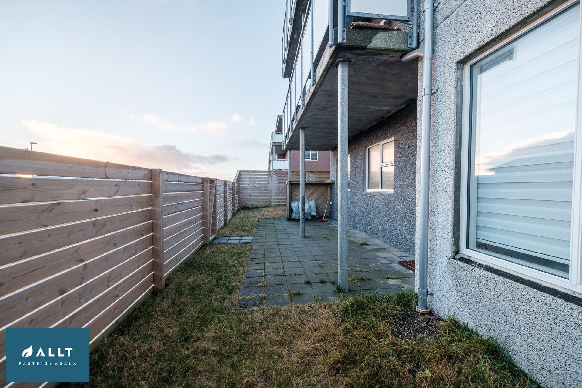 Tjarnabraut 14, 260 Reykjanesbær