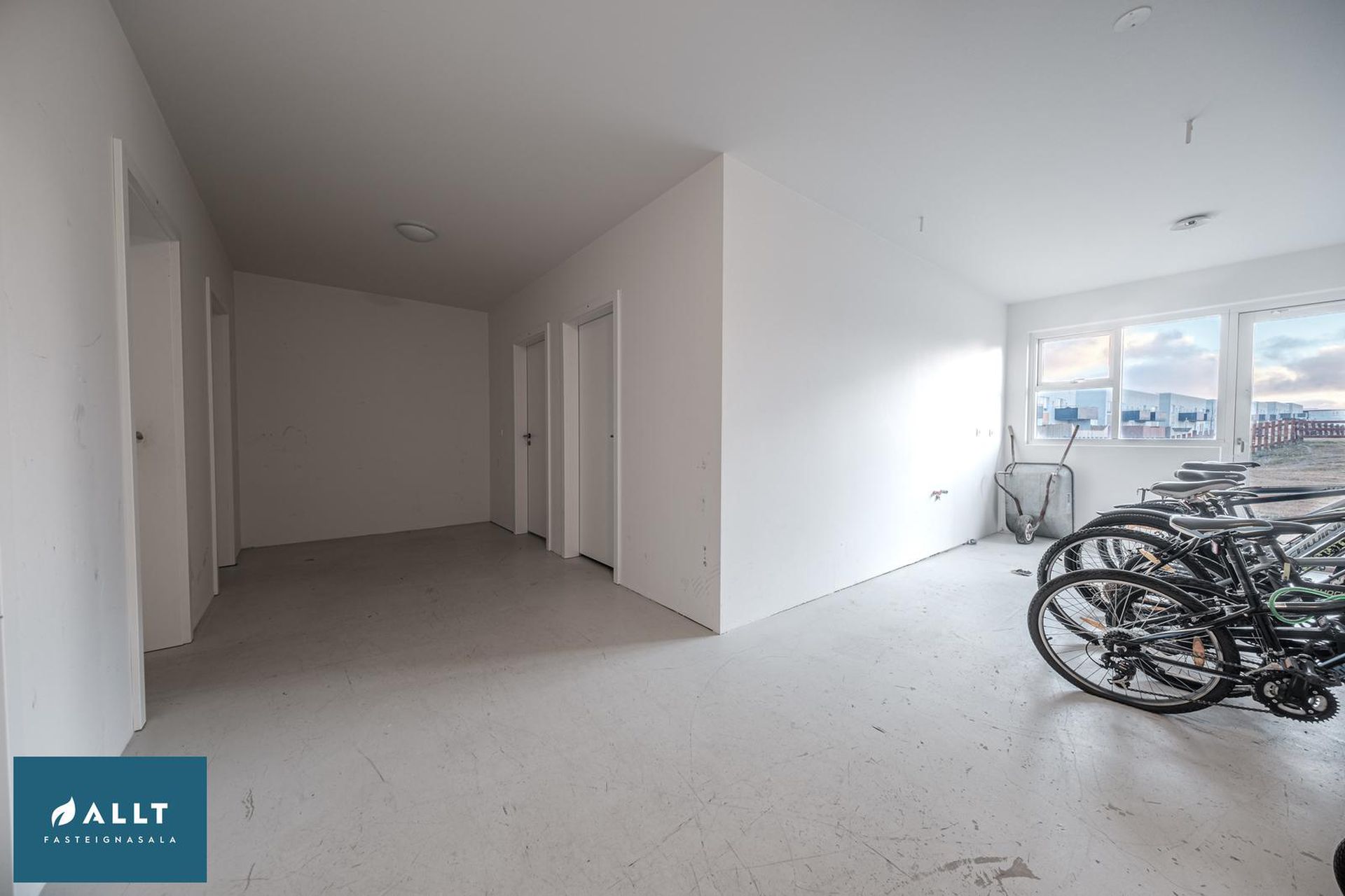 Tjarnabraut 14, 260 Reykjanesbær