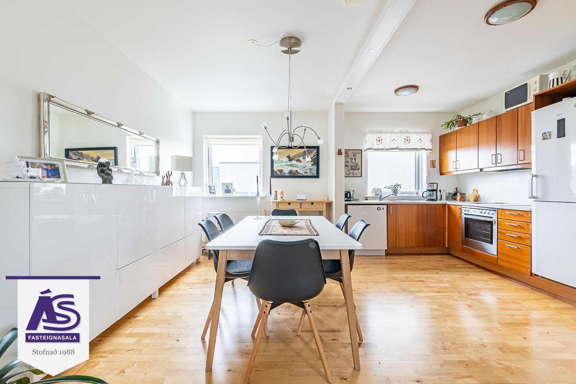 Þórðarsveigur 16, 113 Reykjavík