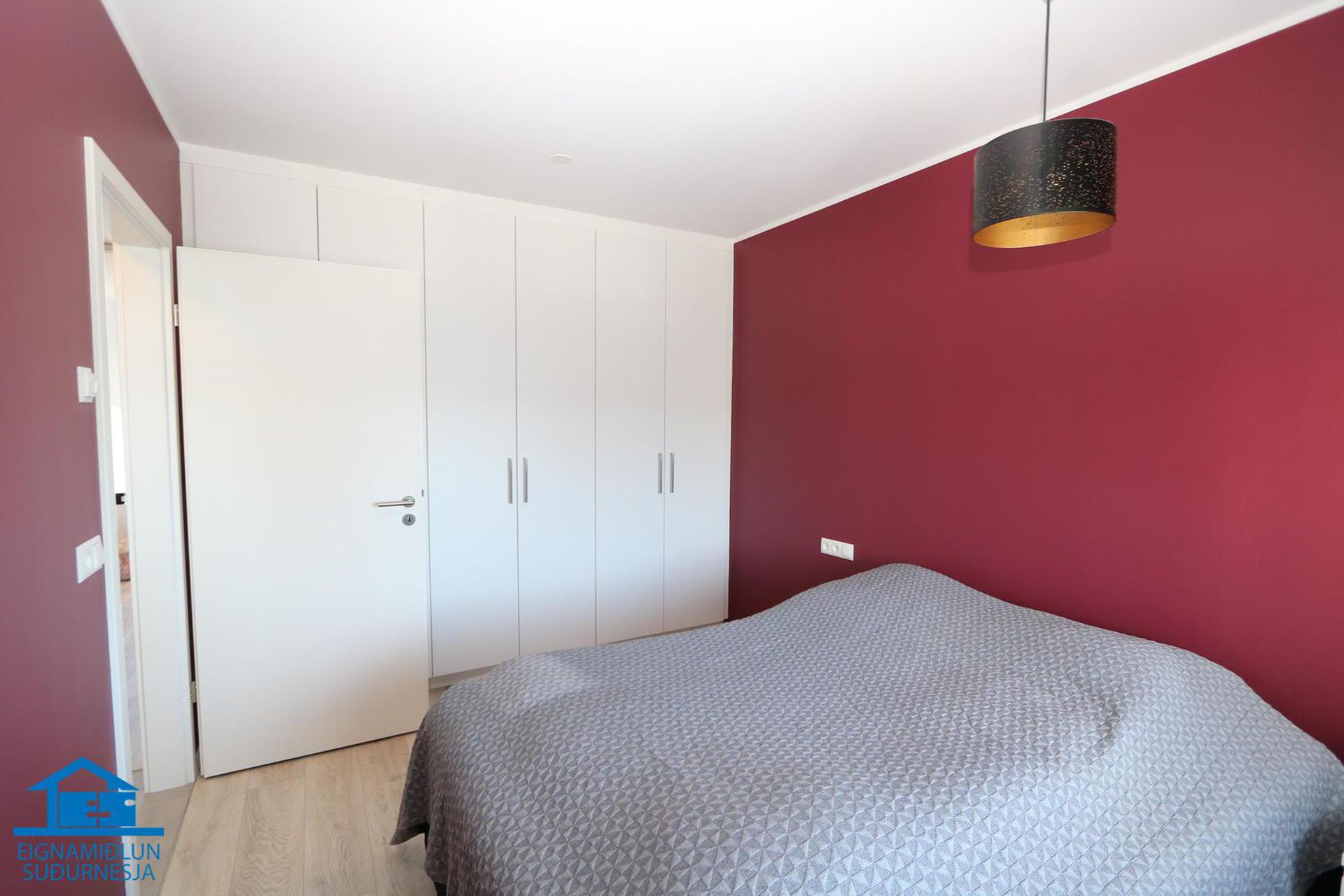 Dalsbraut 18, 260 Reykjanesbær