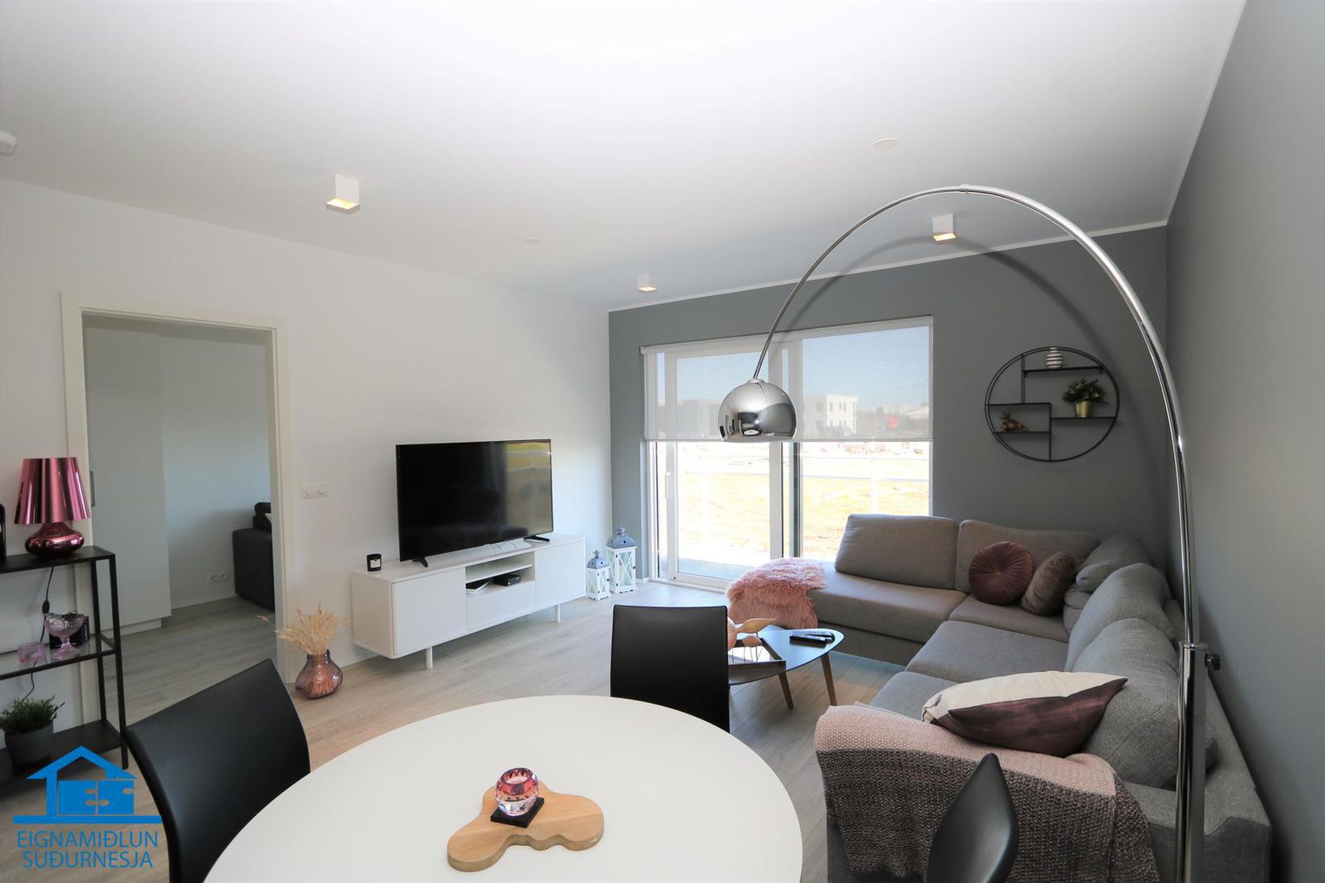 Dalsbraut 18, 260 Reykjanesbær