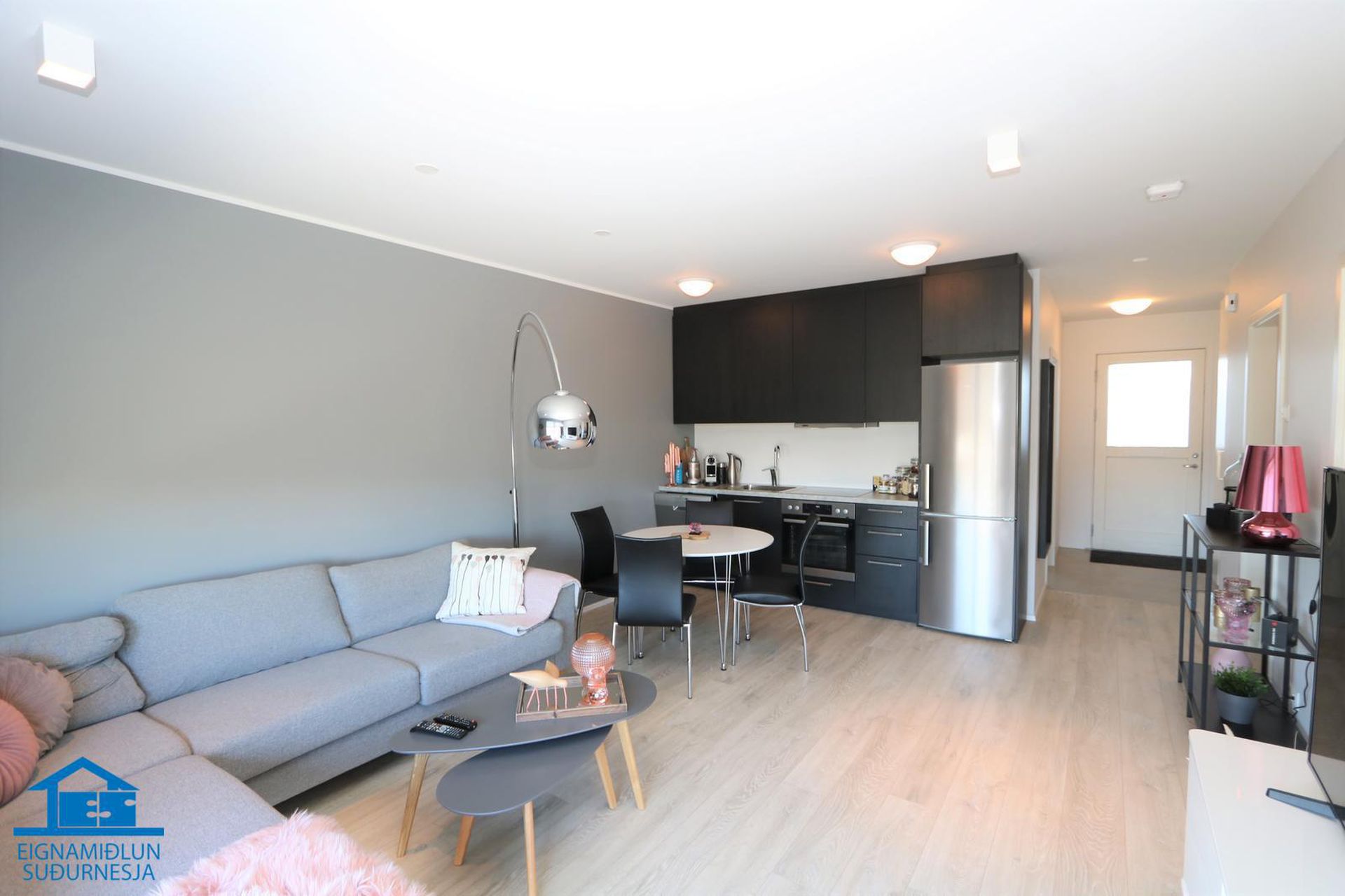 Dalsbraut 18, 260 Reykjanesbær