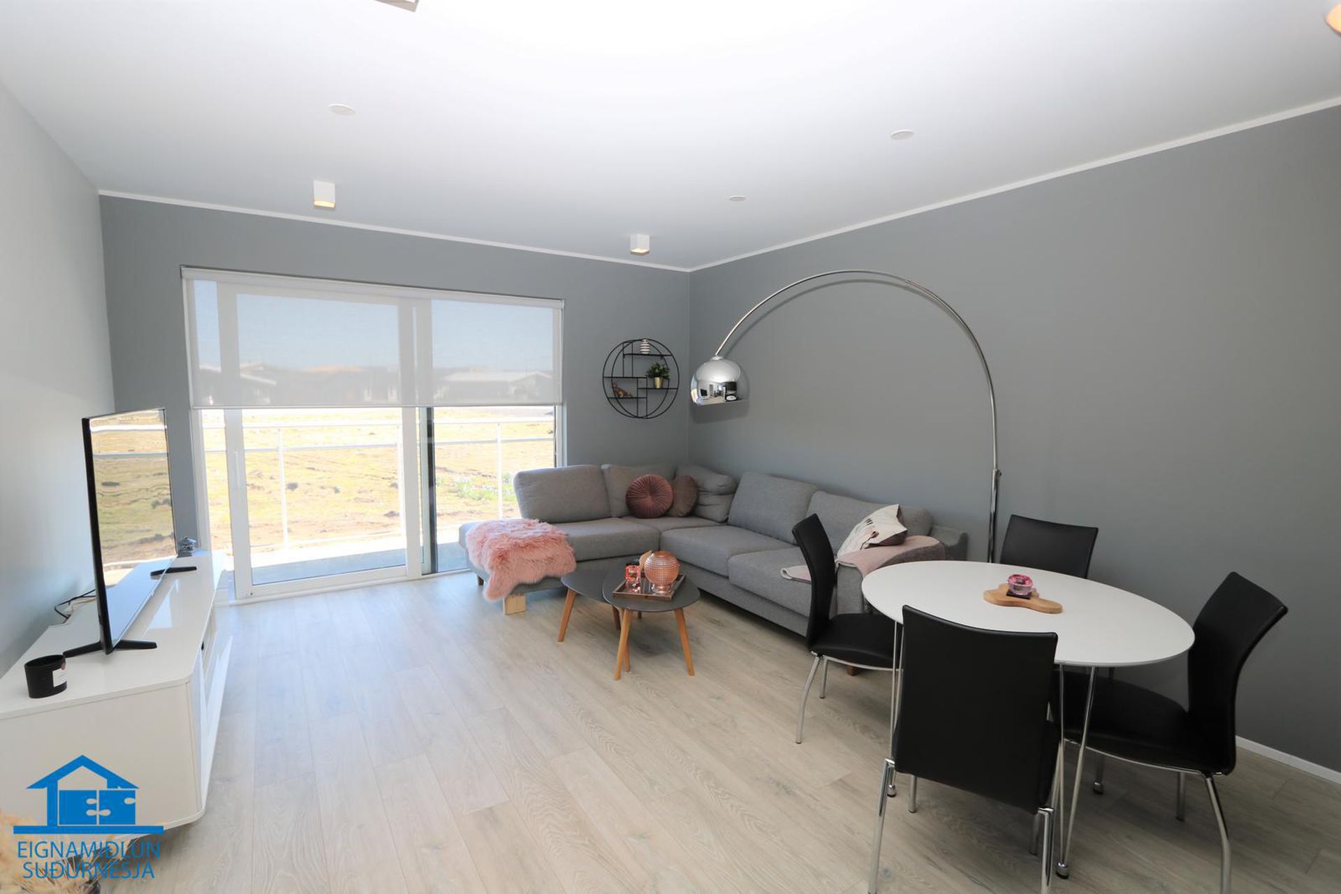 Dalsbraut 18, 260 Reykjanesbær