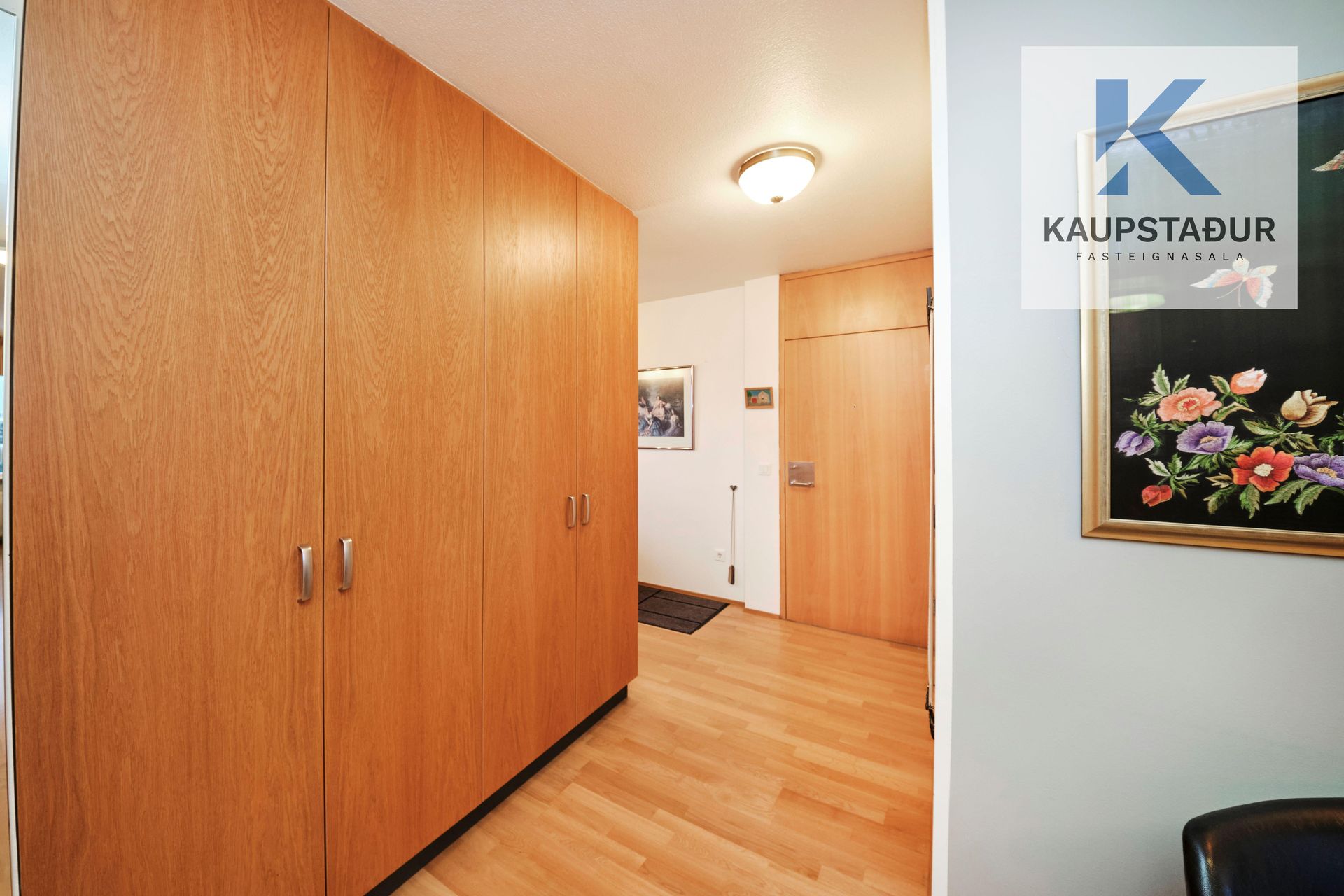 Hvassaleiti 58, 103 Reykjavík