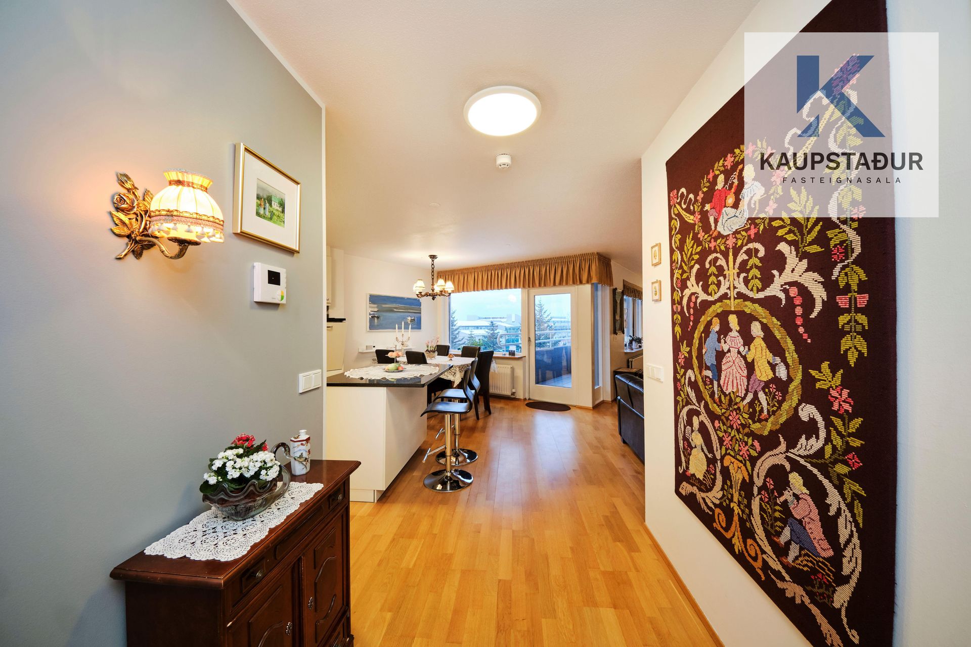 Hvassaleiti 58, 103 Reykjavík