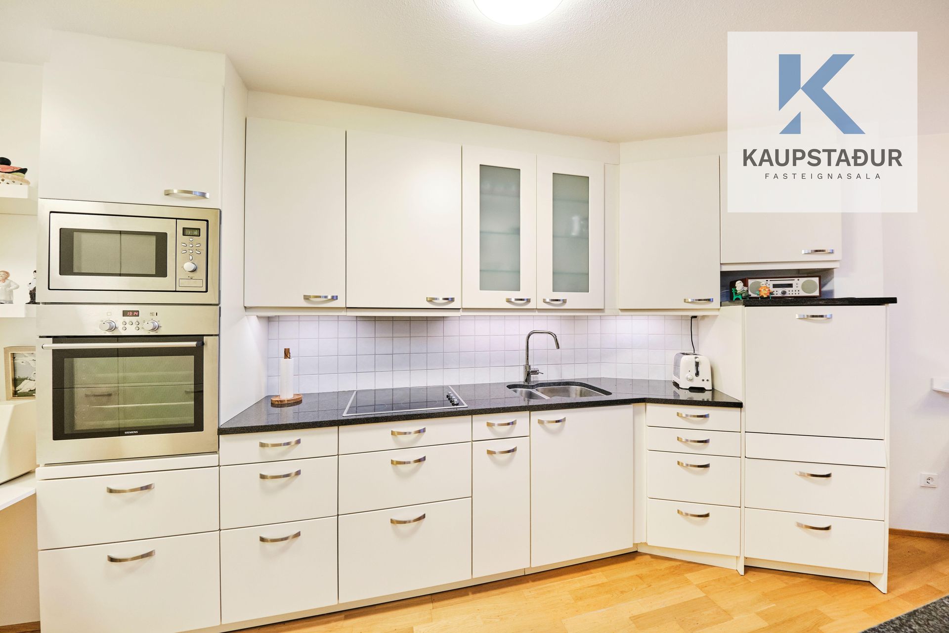 Hvassaleiti 58, 103 Reykjavík