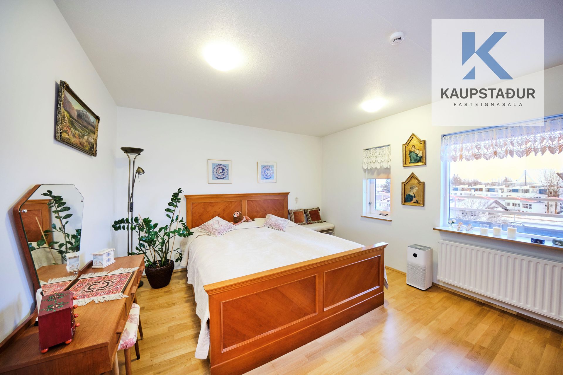 Hvassaleiti 58, 103 Reykjavík