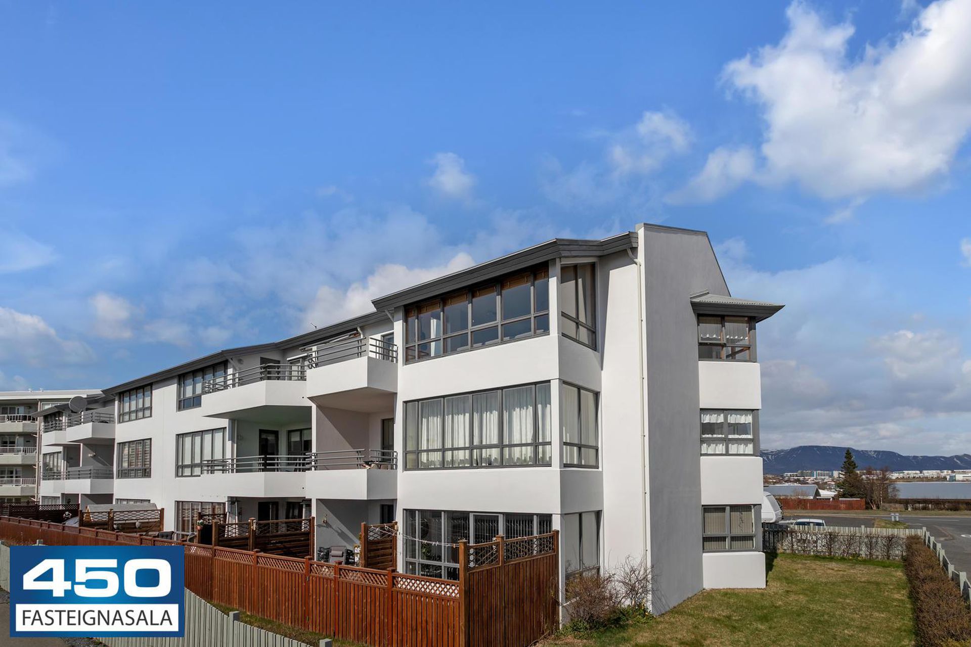 Sporhamrar 8, 112 Reykjavík