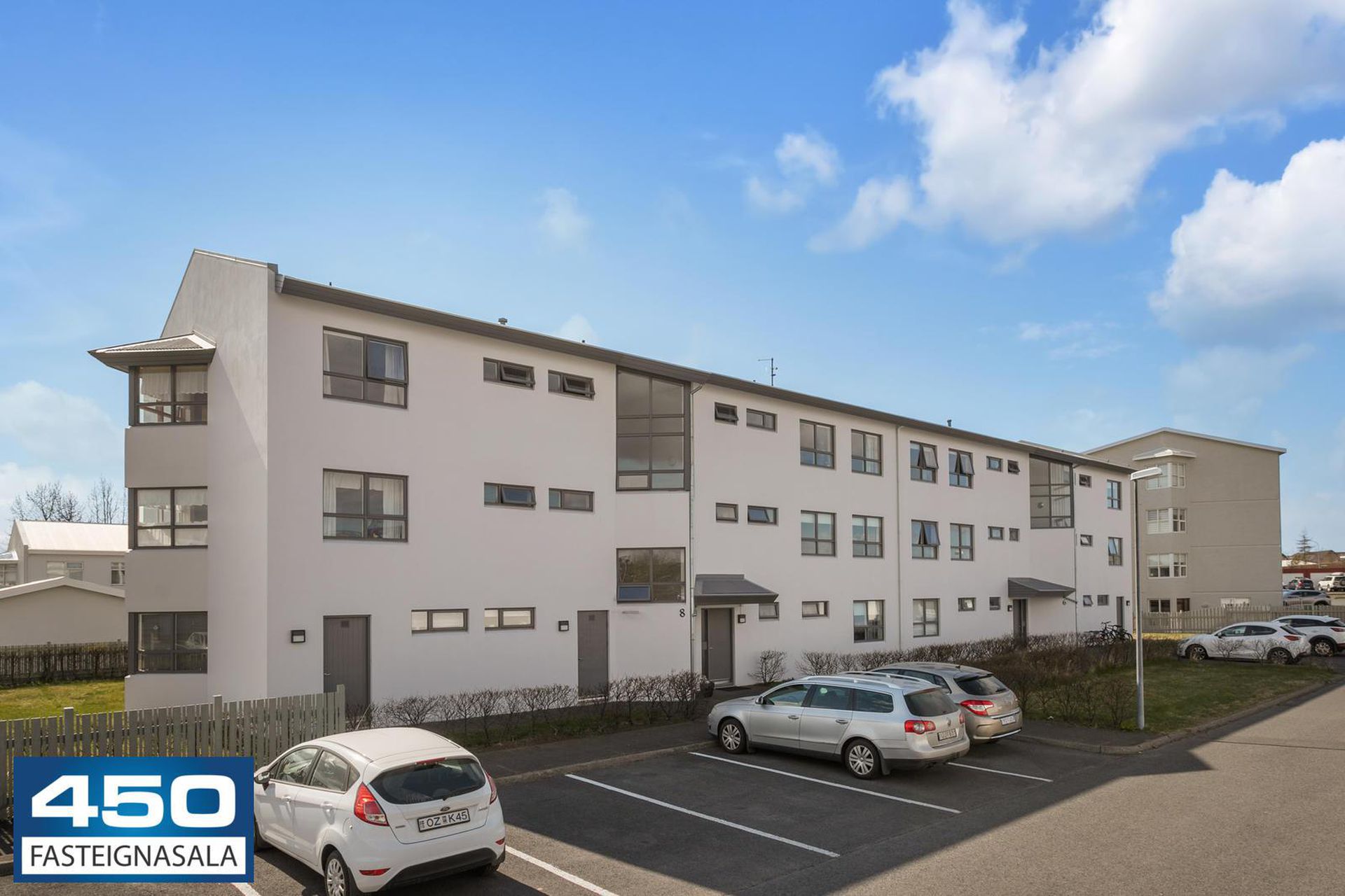 Sporhamrar 8, 112 Reykjavík