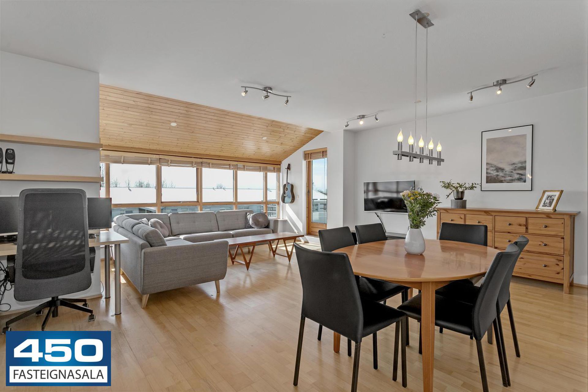 Sporhamrar 8, 112 Reykjavík