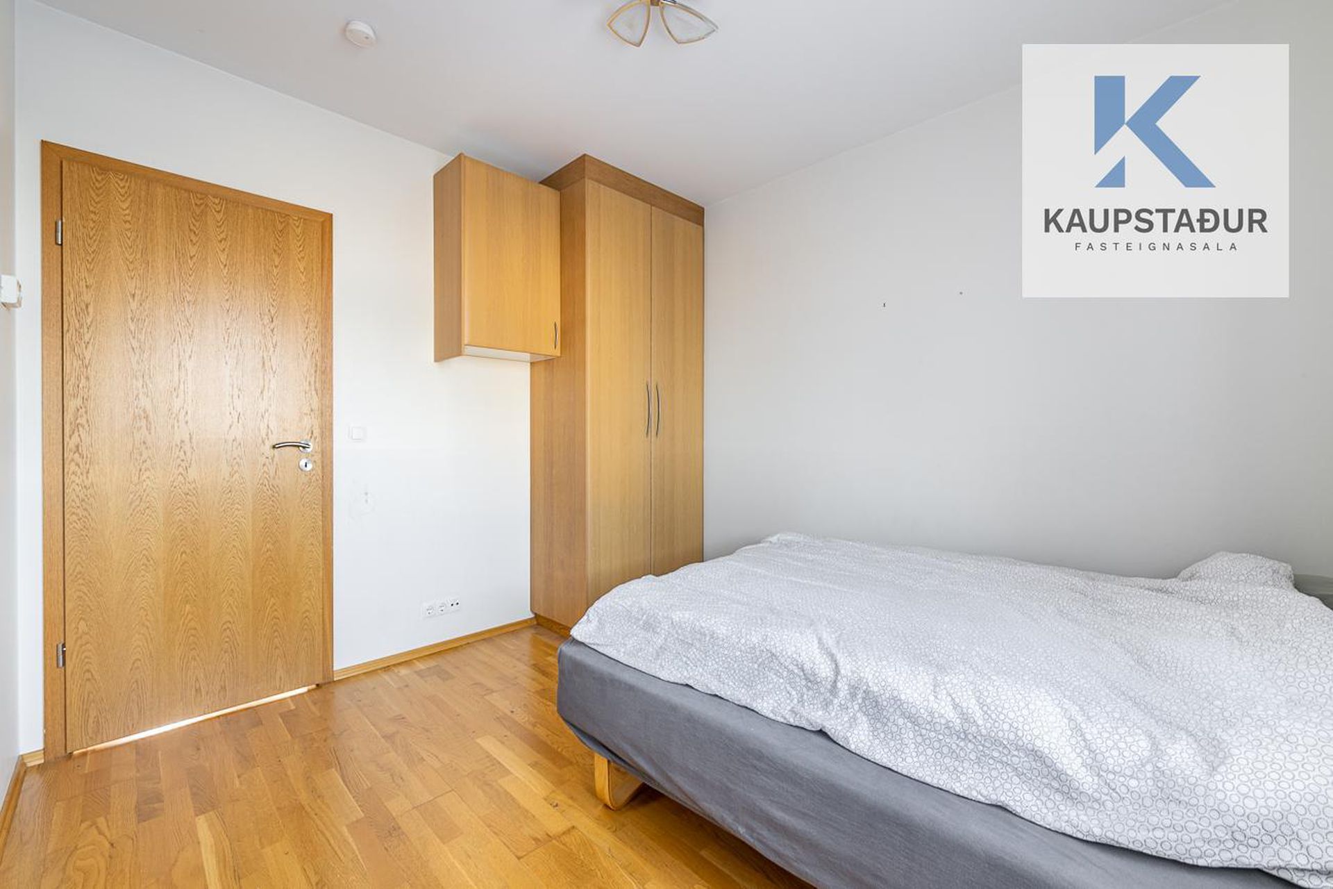 Tjarnabraut 14, 260 Reykjanesbær