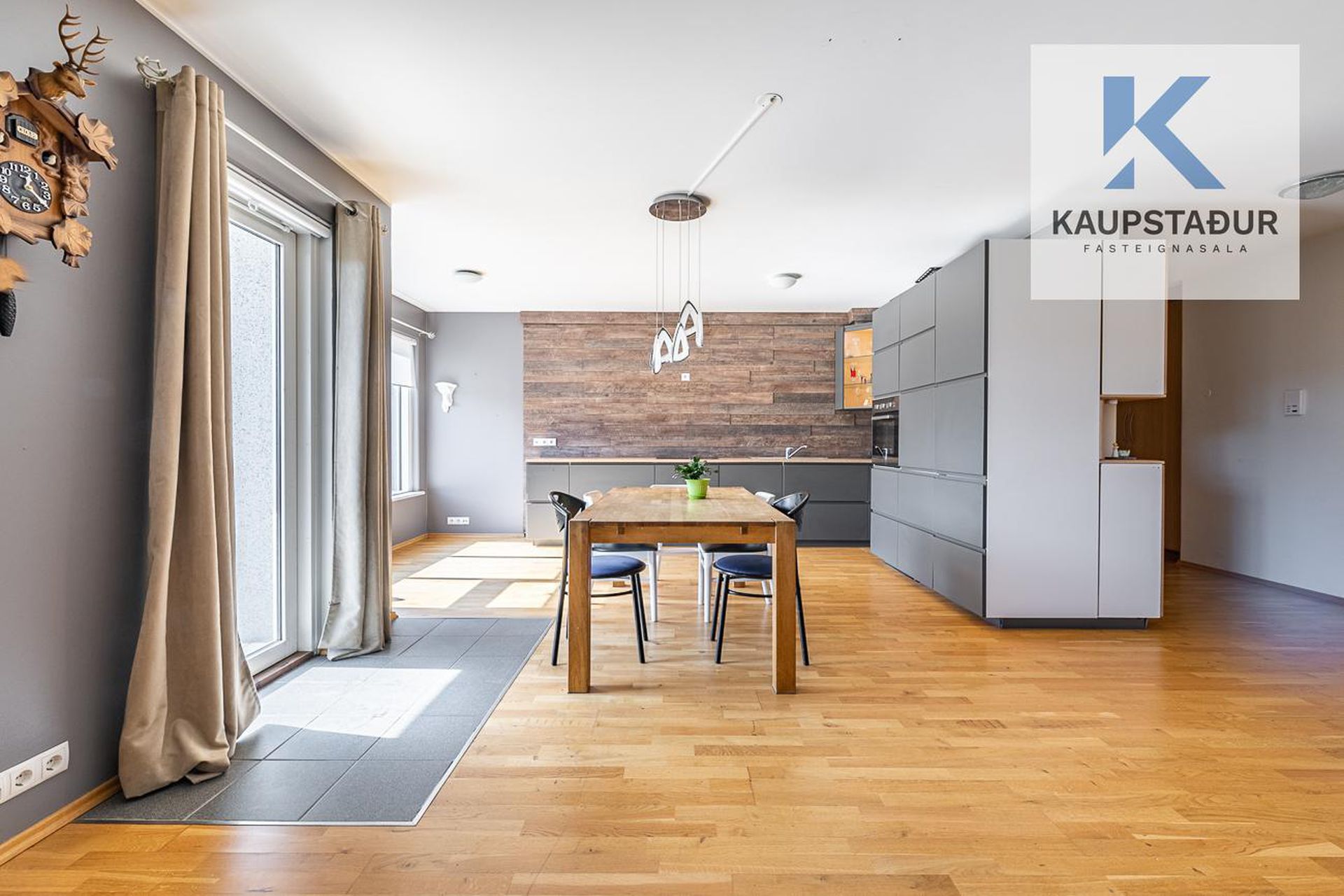 Tjarnabraut 14, 260 Reykjanesbær