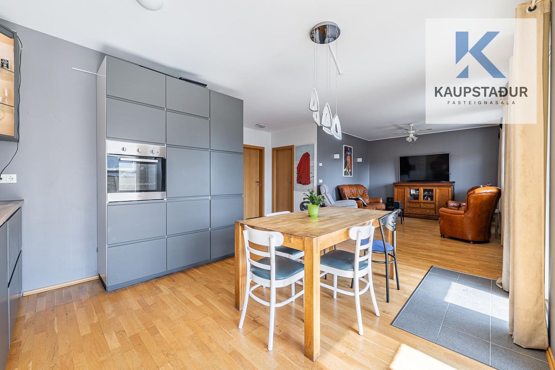 Tjarnabraut 14, 260 Reykjanesbær