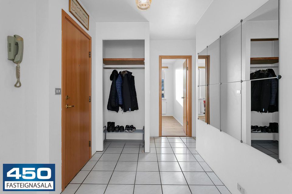 Kjarrhólmi 12, 200 Kópavogur
