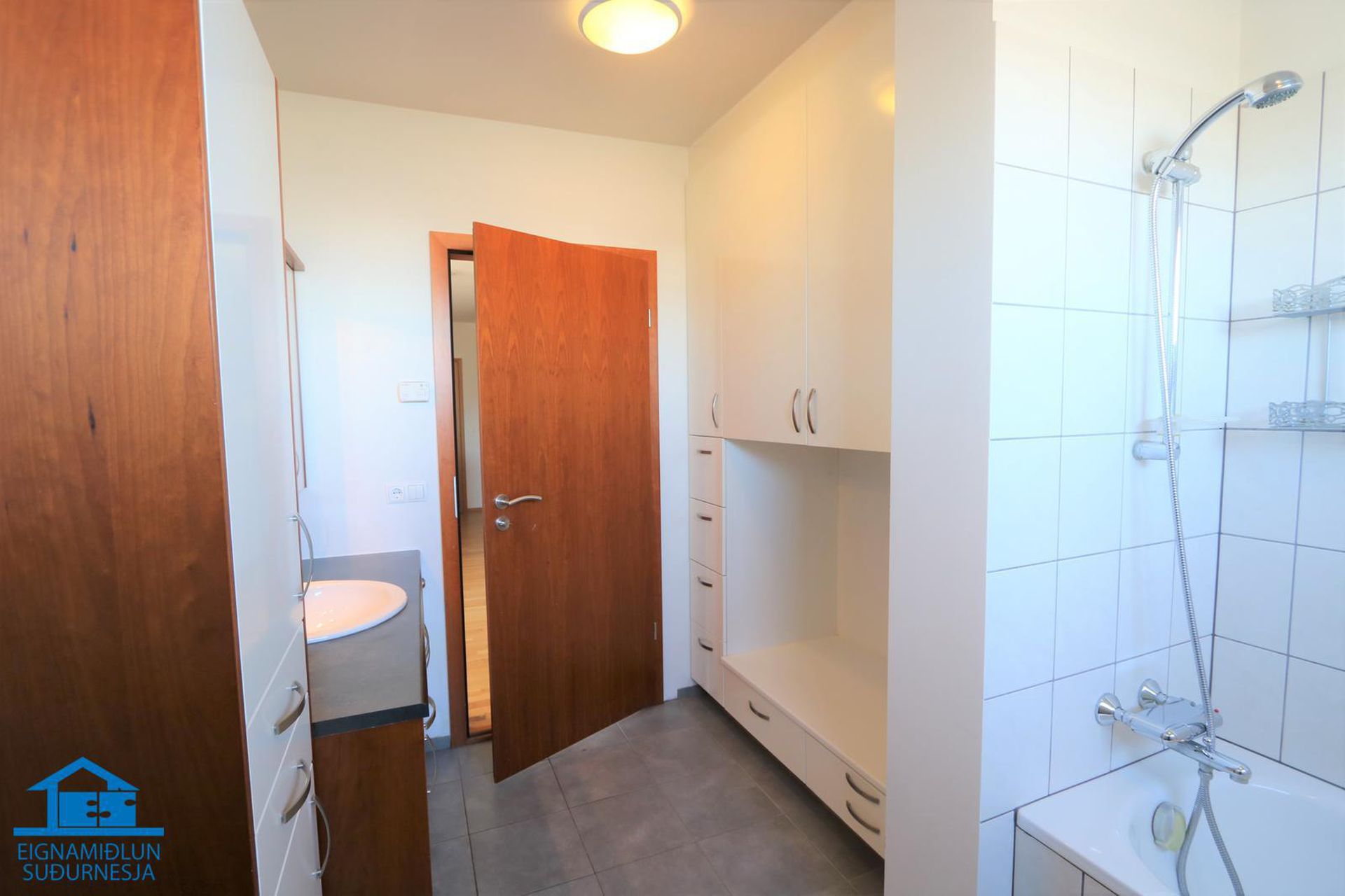 Tjarnabraut 14, 260 Reykjanesbær