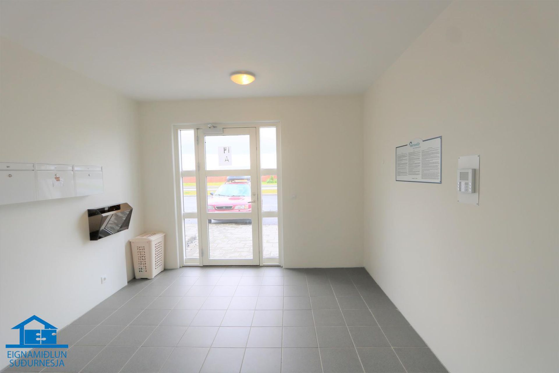 Tjarnabraut 14, 260 Reykjanesbær