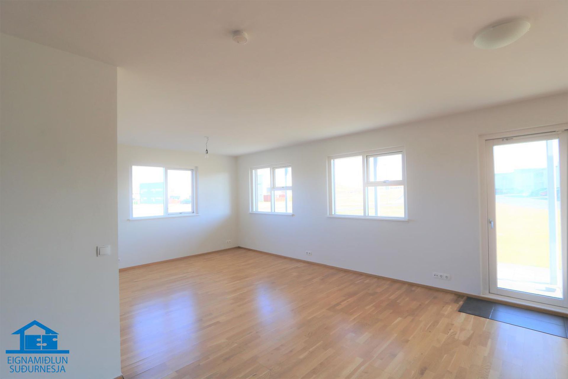 Tjarnabraut 14, 260 Reykjanesbær