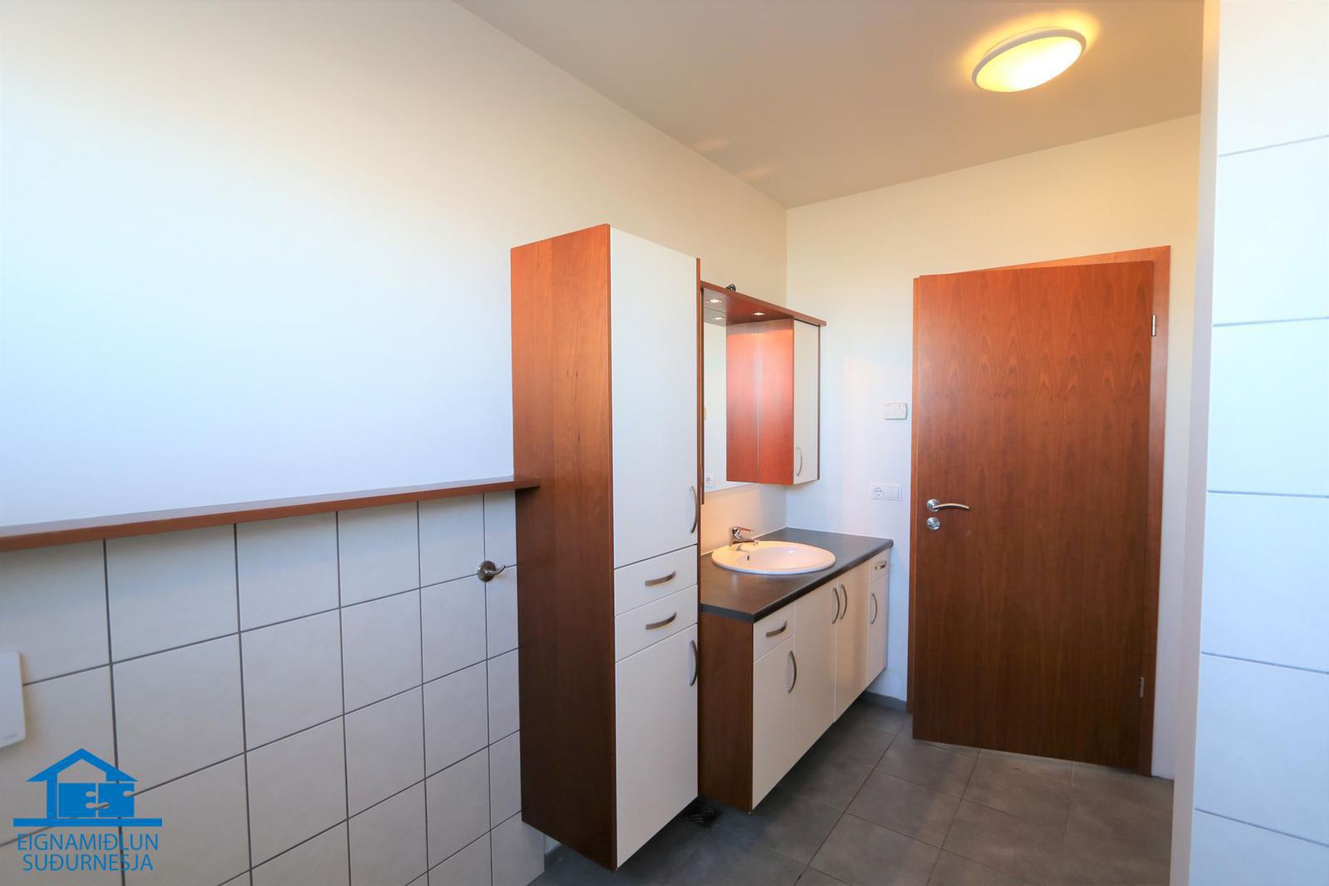 Tjarnabraut 14, 260 Reykjanesbær