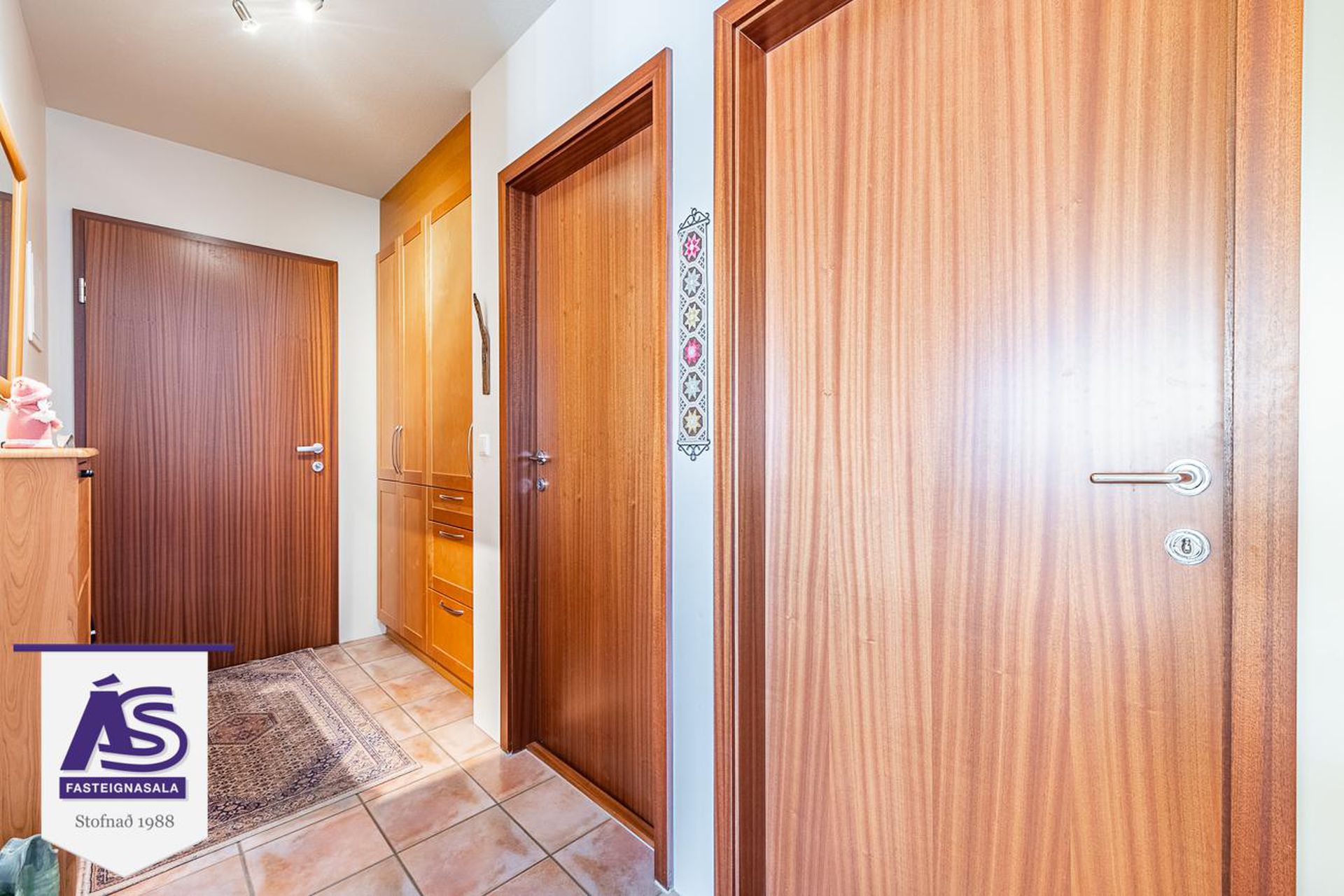 Hólabraut 19, 220 Hafnarfjörður