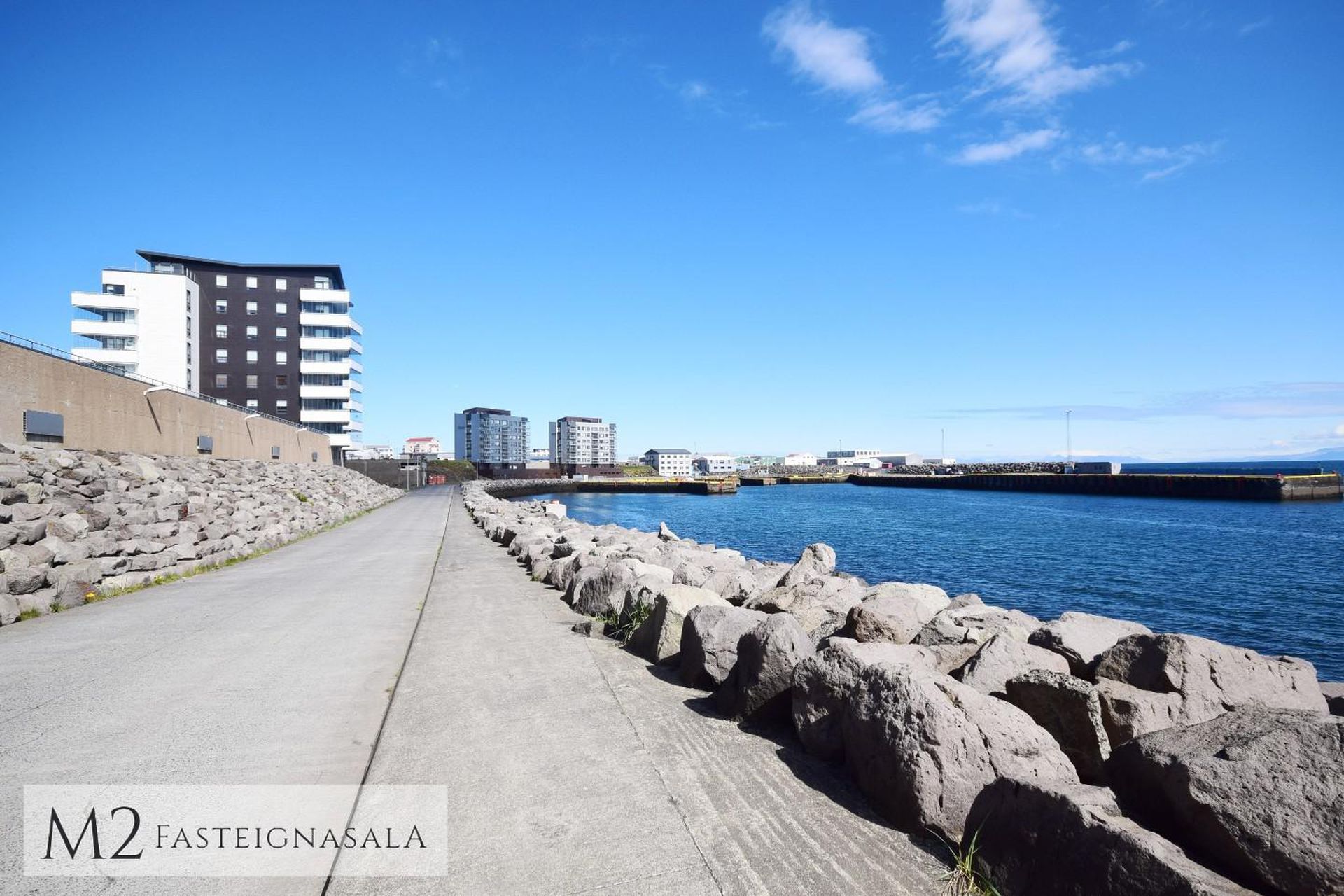 Pósthússtræti 1, 230 Reykjanesbær