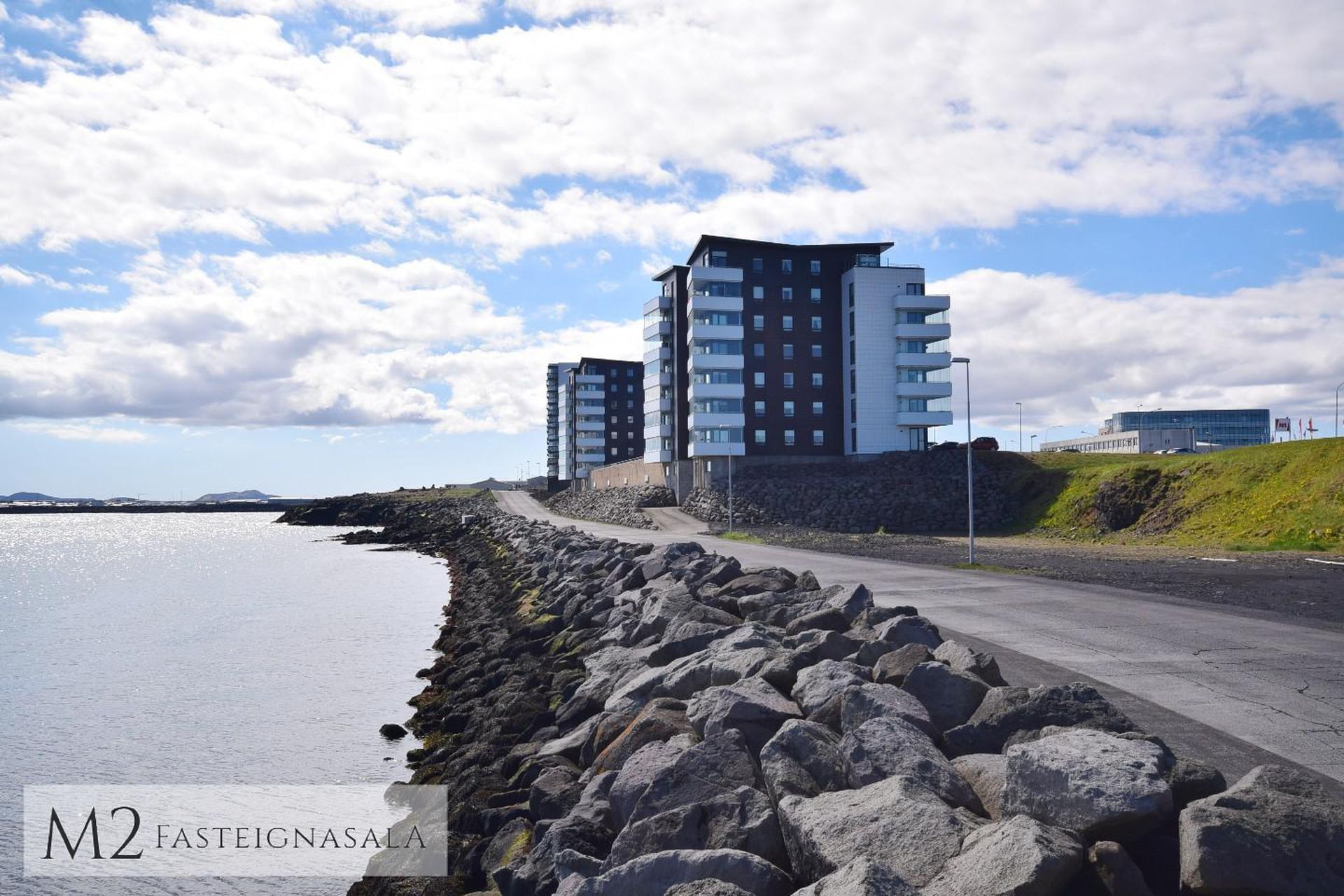 Pósthússtræti 1, 230 Reykjanesbær