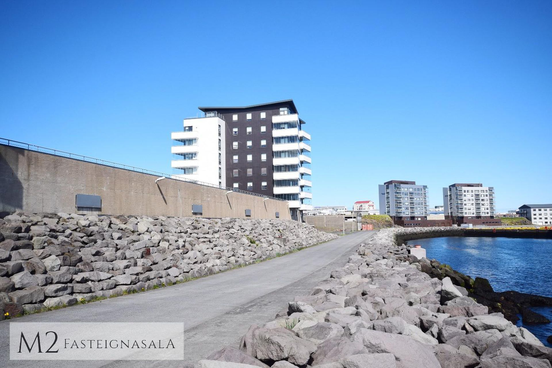 Pósthússtræti 1, 230 Reykjanesbær