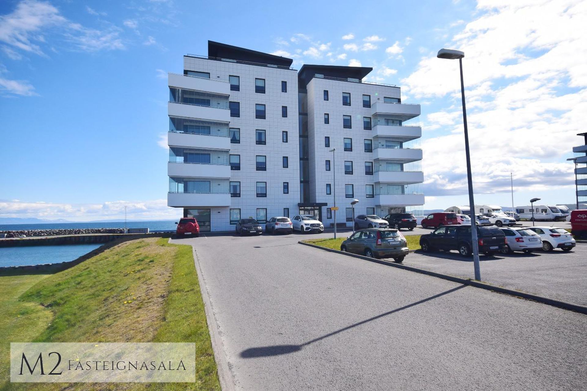 Pósthússtræti 1, 230 Reykjanesbær