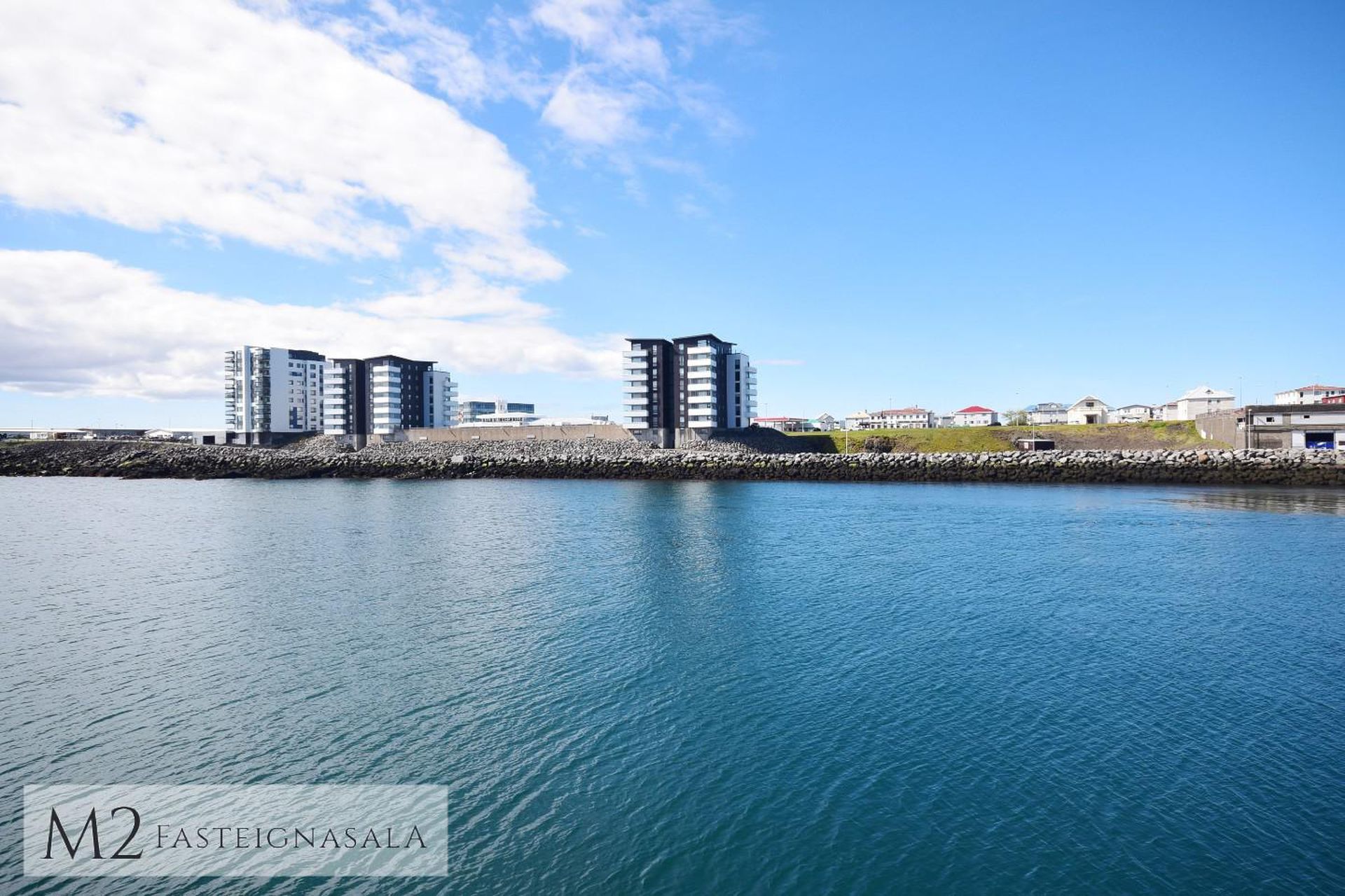 Pósthússtræti 1, 230 Reykjanesbær