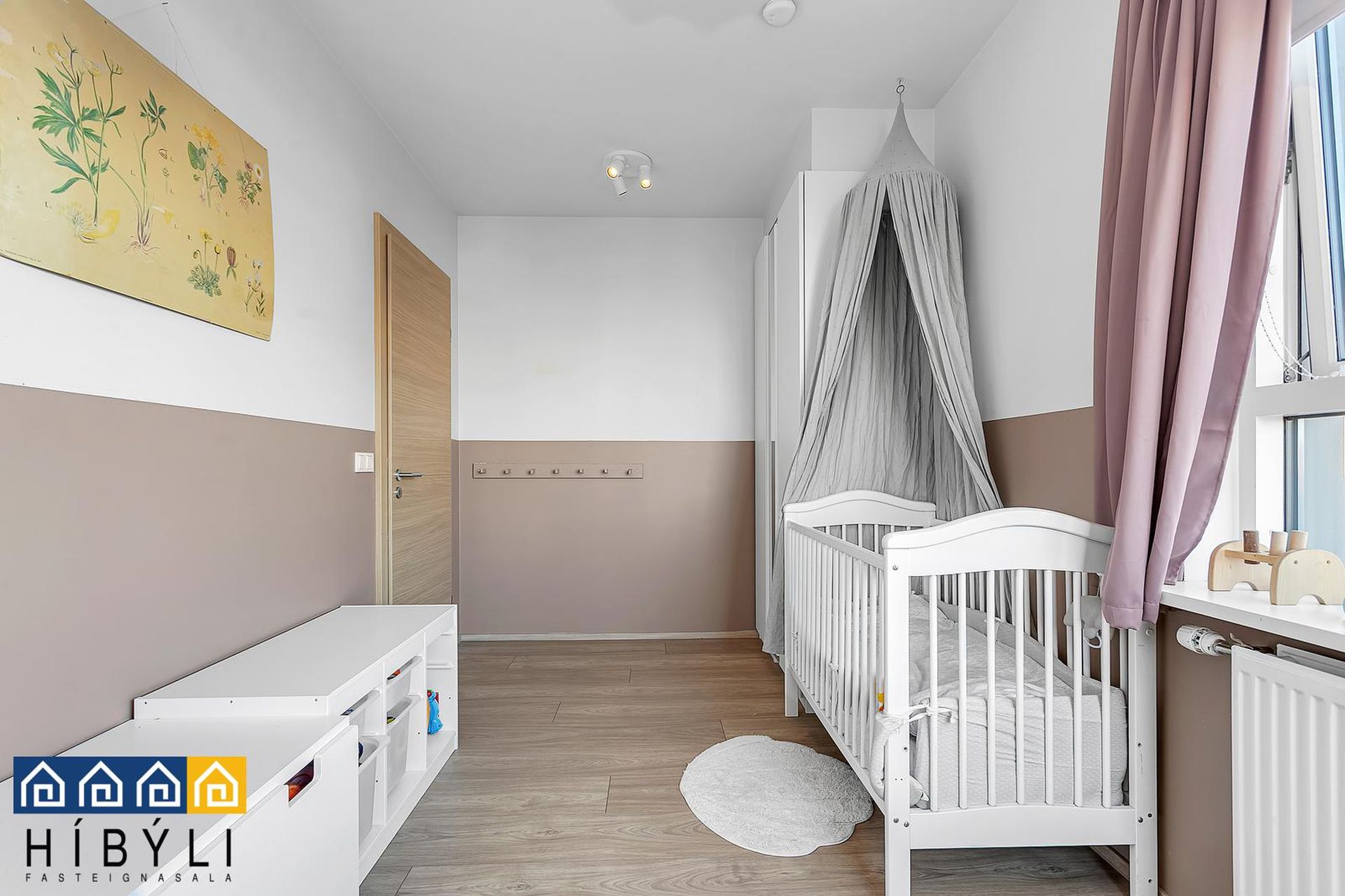 Smyrilshlíð 12, 102 Reykjavík
