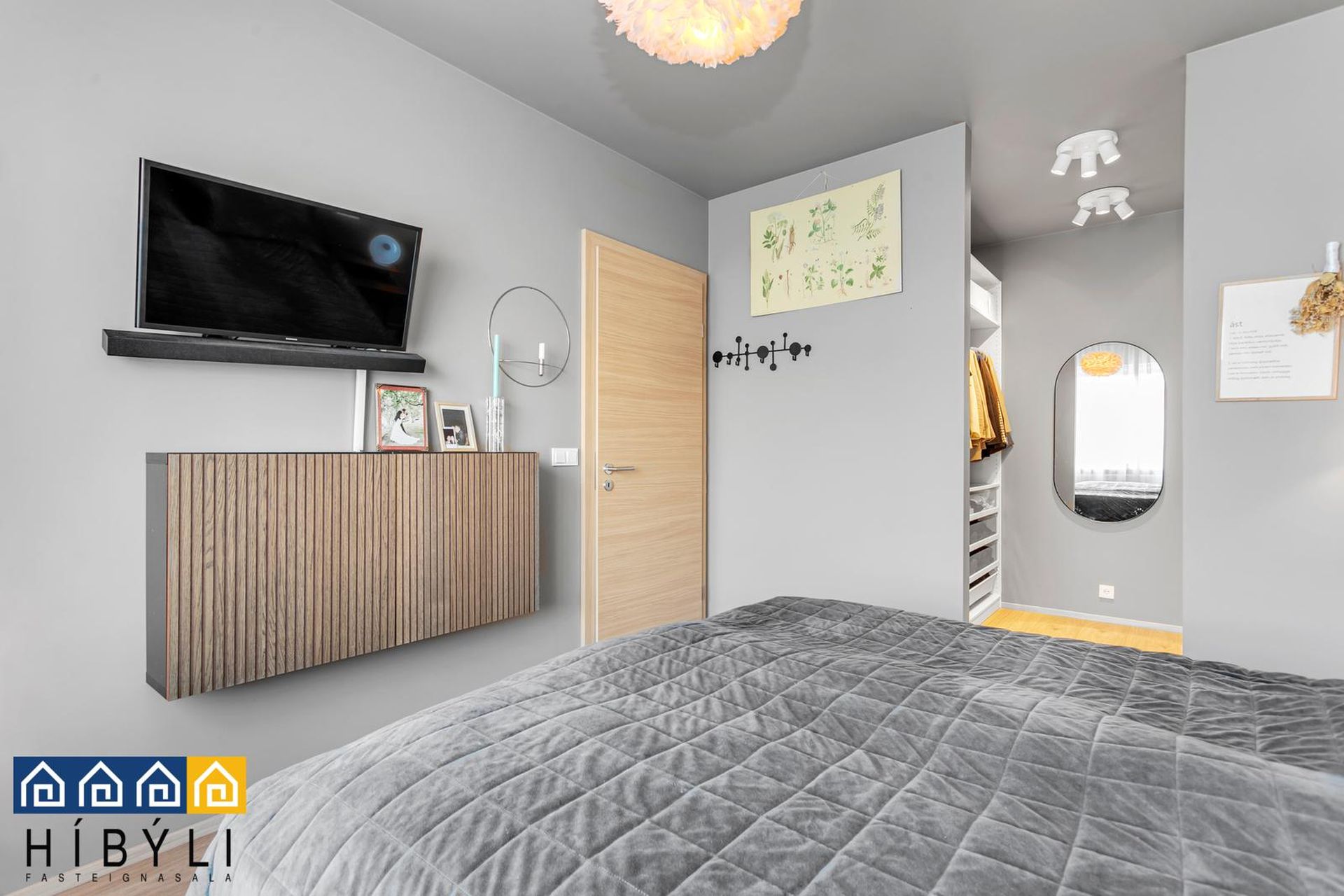 Smyrilshlíð 12, 102 Reykjavík