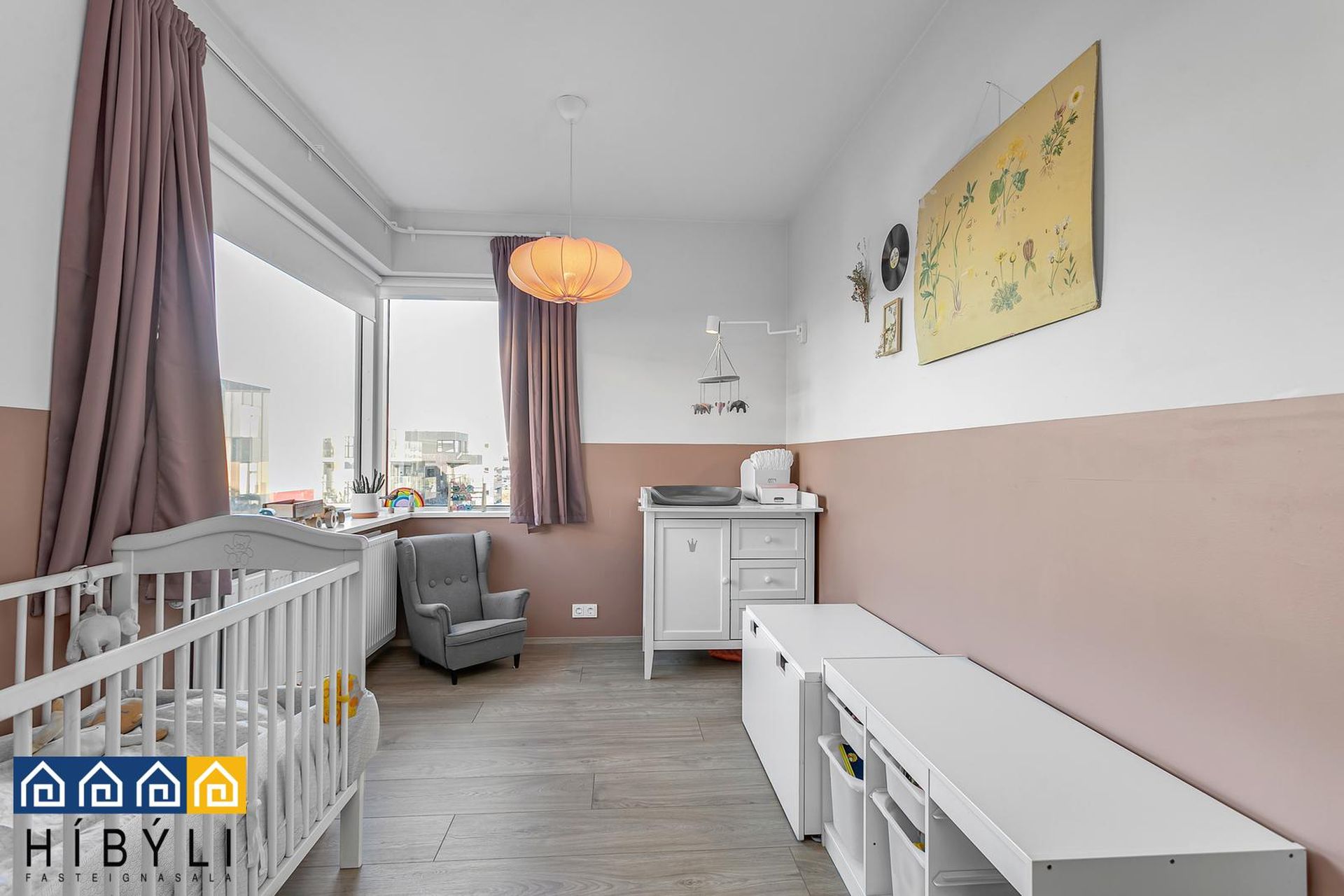Smyrilshlíð 12, 102 Reykjavík