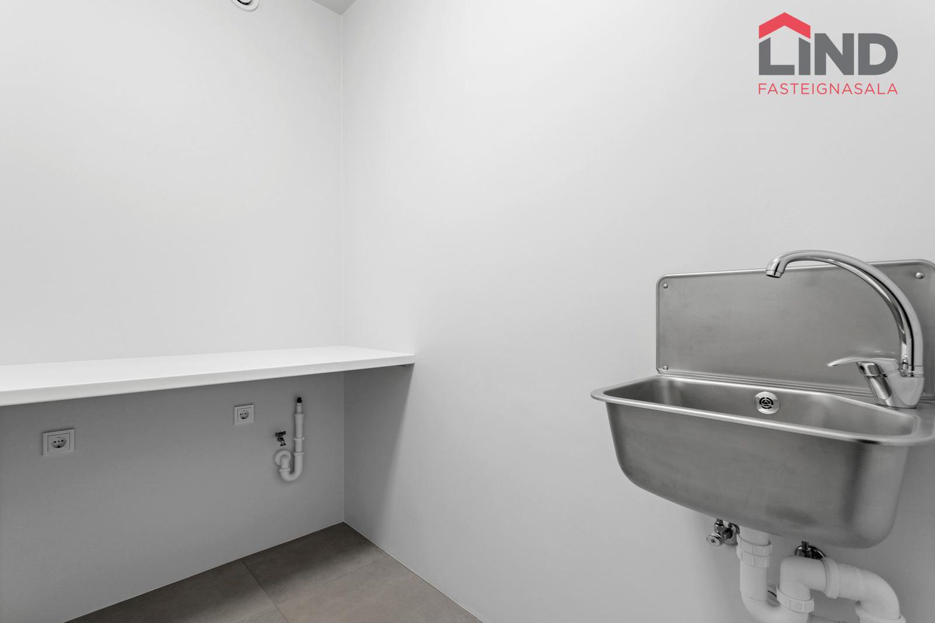 Smyrilshlíð 16, 102 Reykjavík