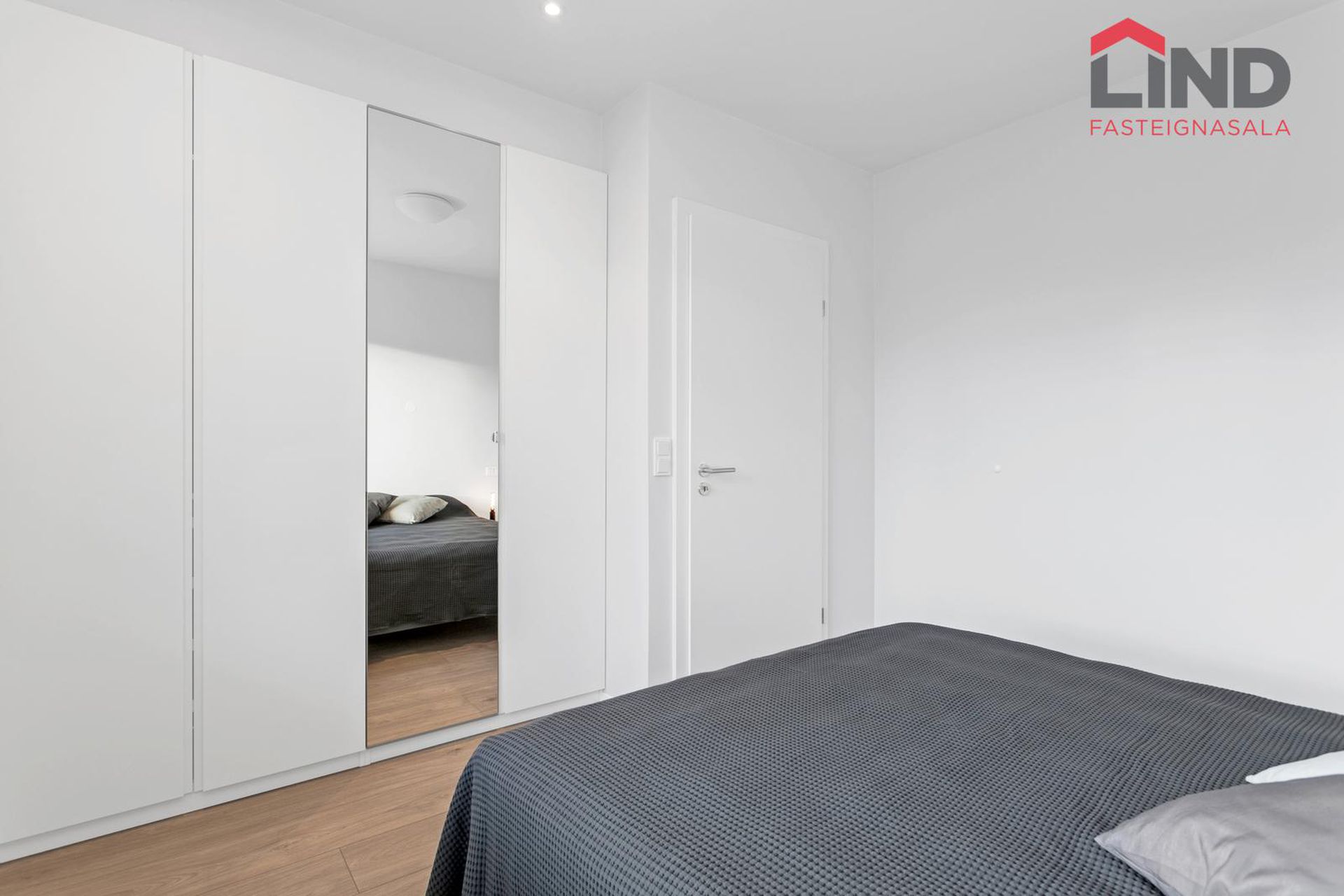 Smyrilshlíð 16, 102 Reykjavík