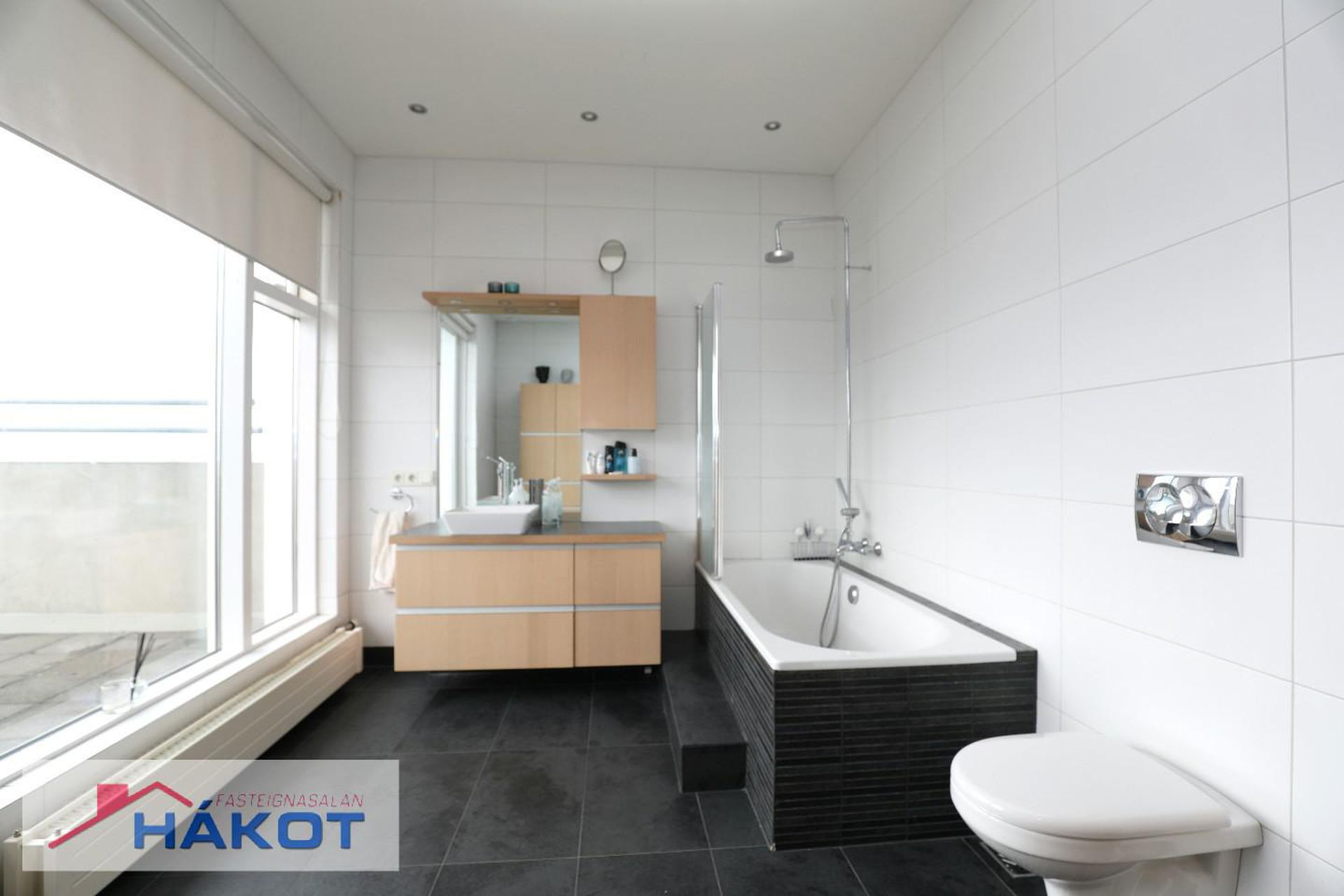 Stillholt 19 - 1001, 300 Akranes