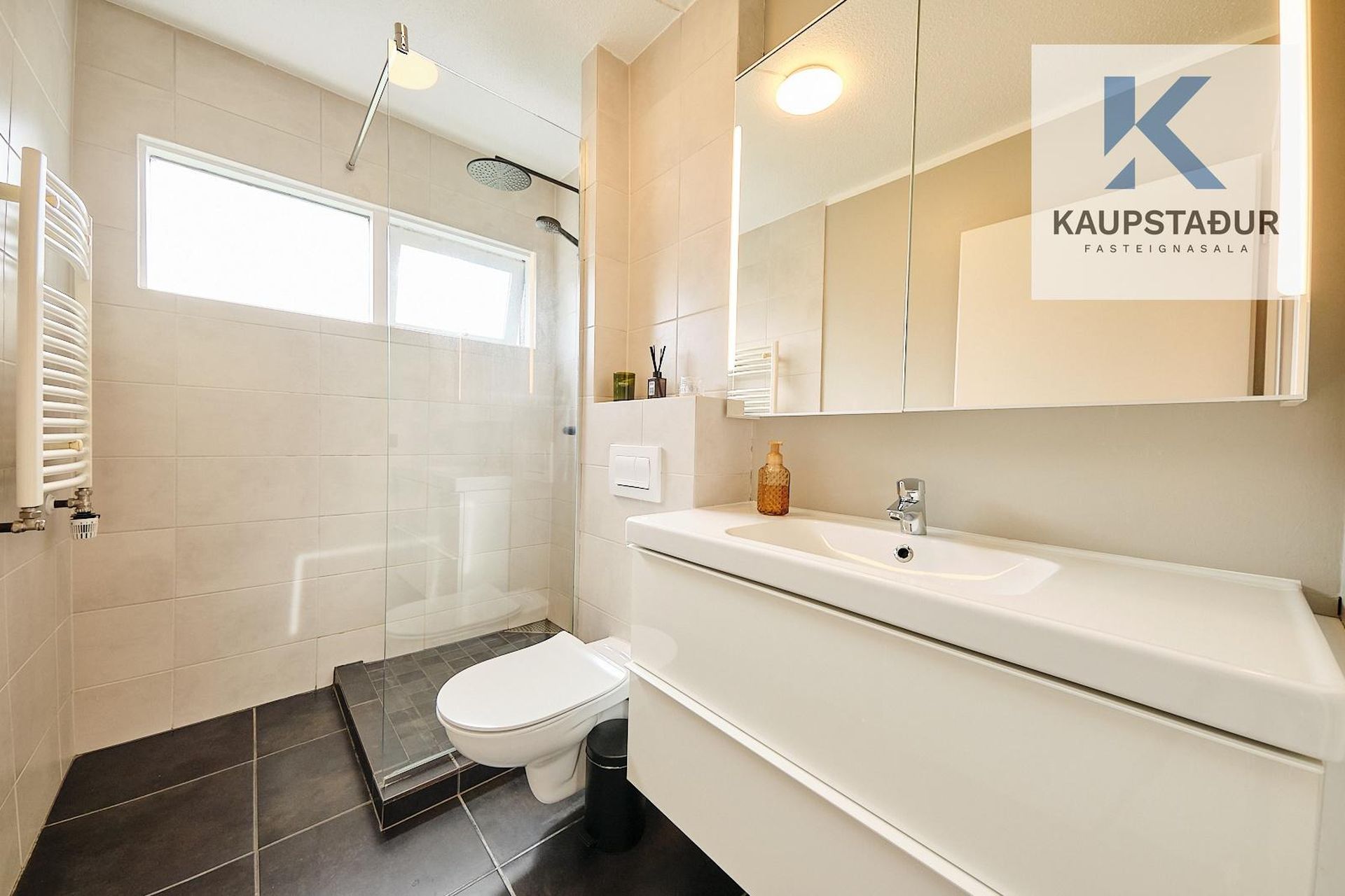 Vallarás 5 - 0206, 110 Reykjavík