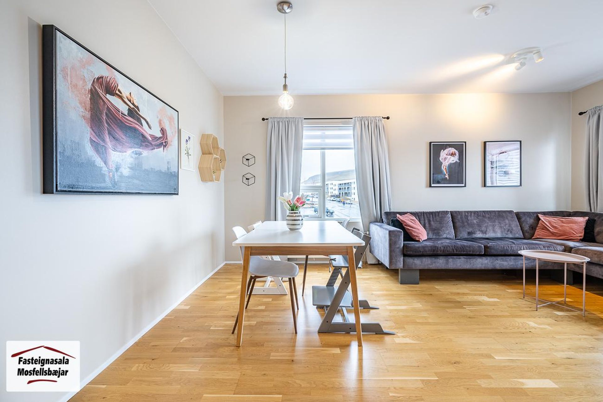 Vefarastræti 11, 270 Mosfellsbær