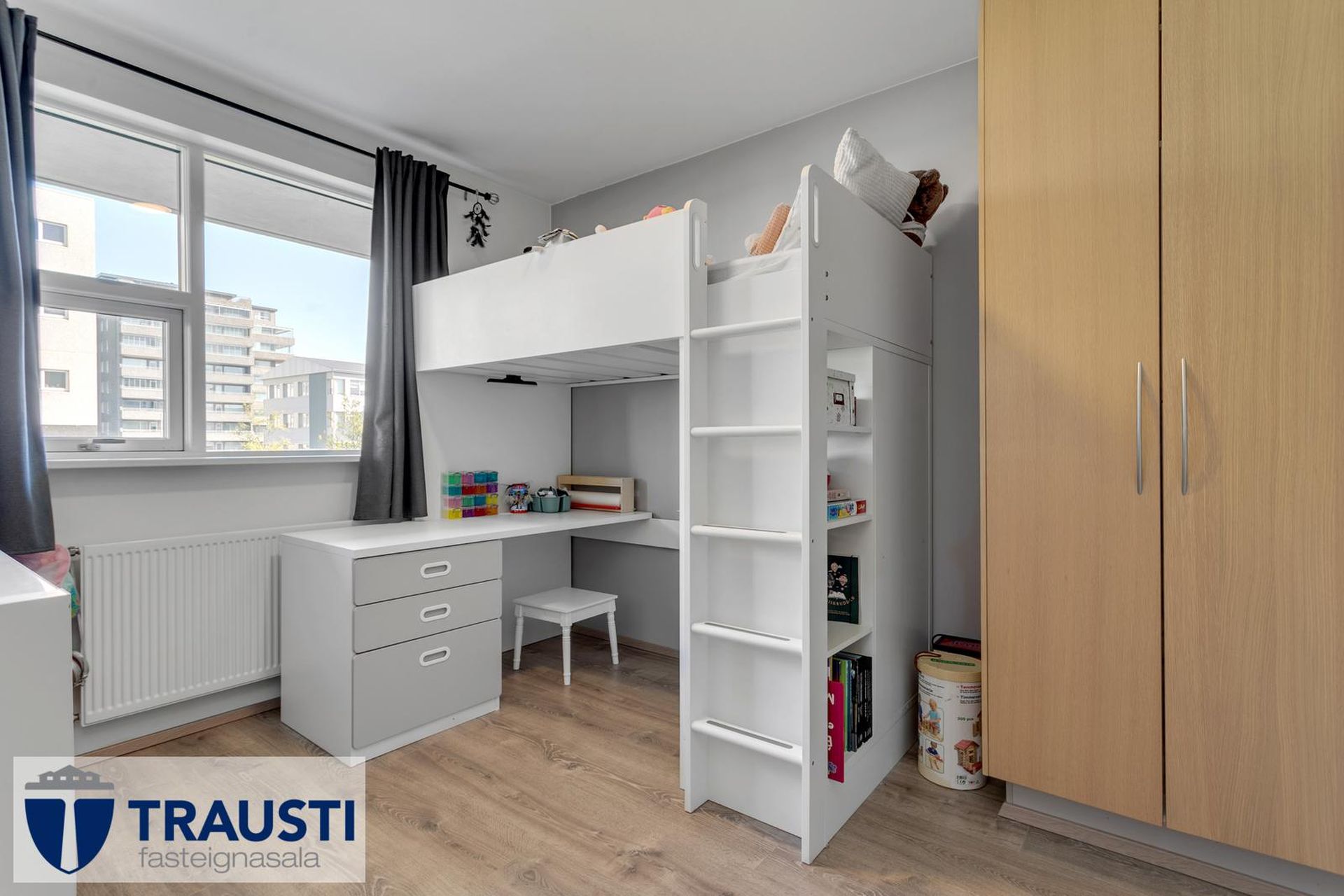 Eskivellir 7, 221 Hafnarfjörður