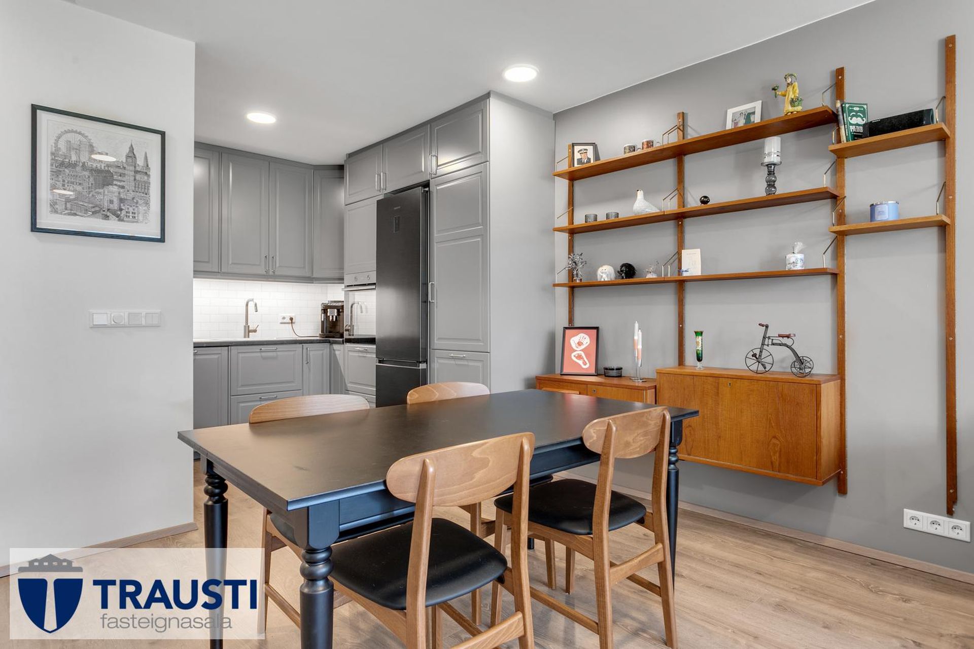 Eskivellir 7, 221 Hafnarfjörður