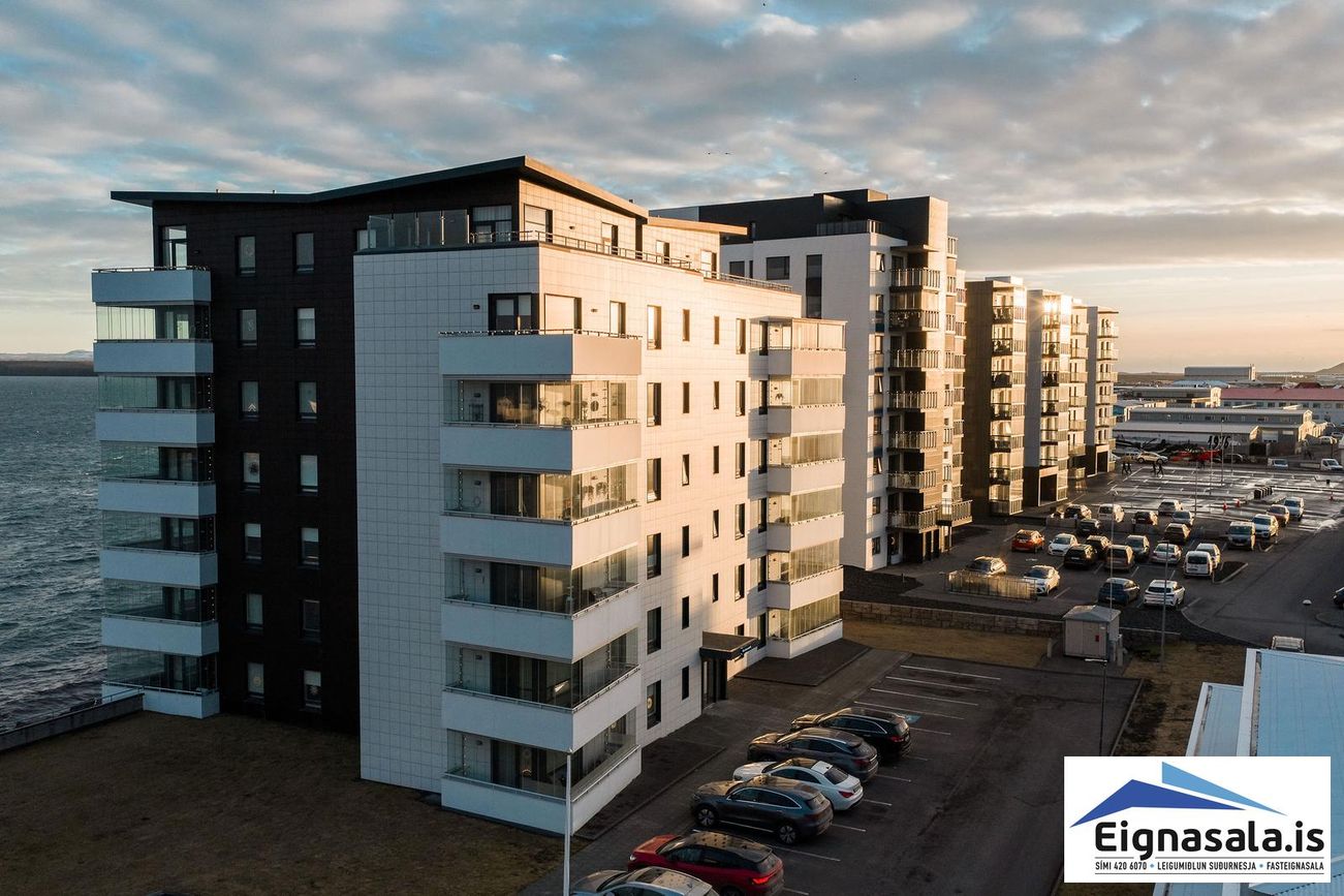 Pósthússtræti 3, 230 Reykjanesbær