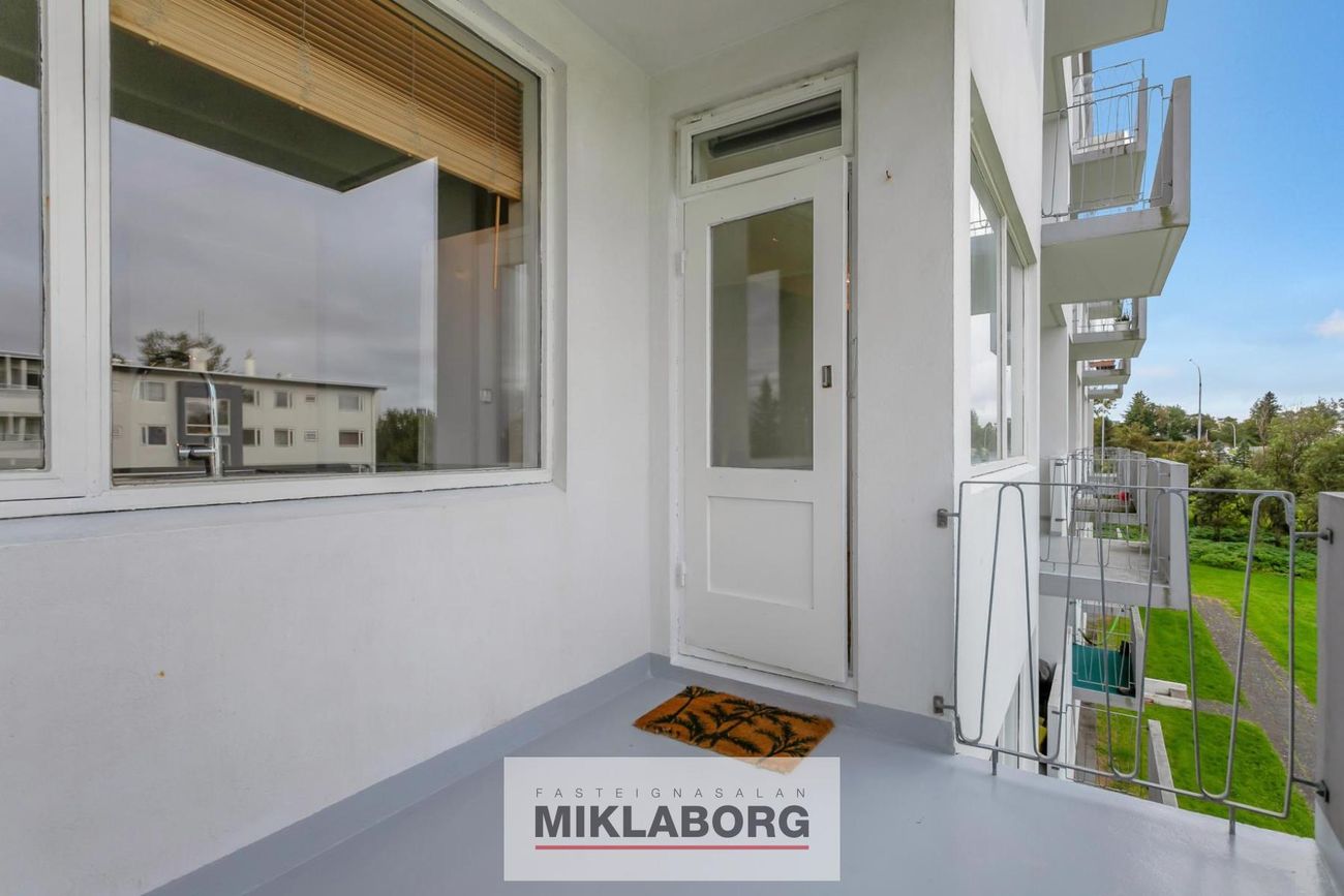 Safamýri 42, 108 Reykjavík