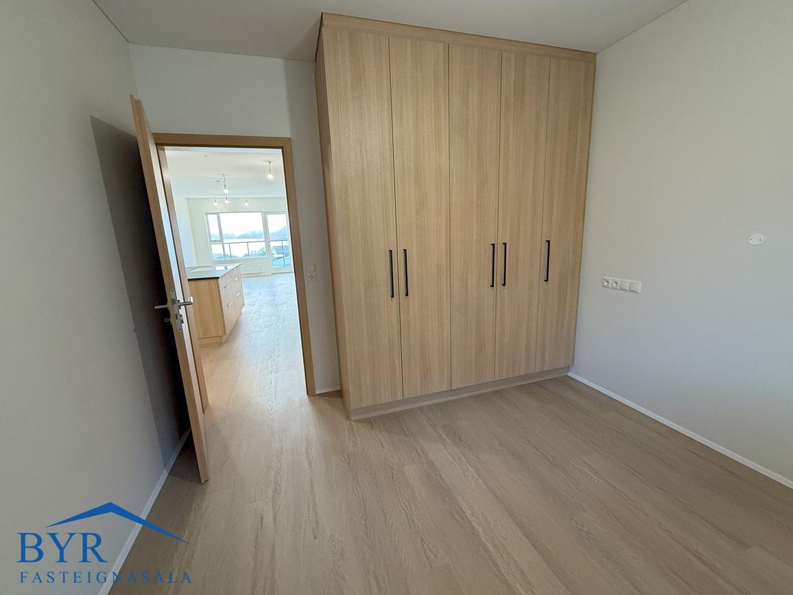 Sólbakki 2F, 740 Fjarða