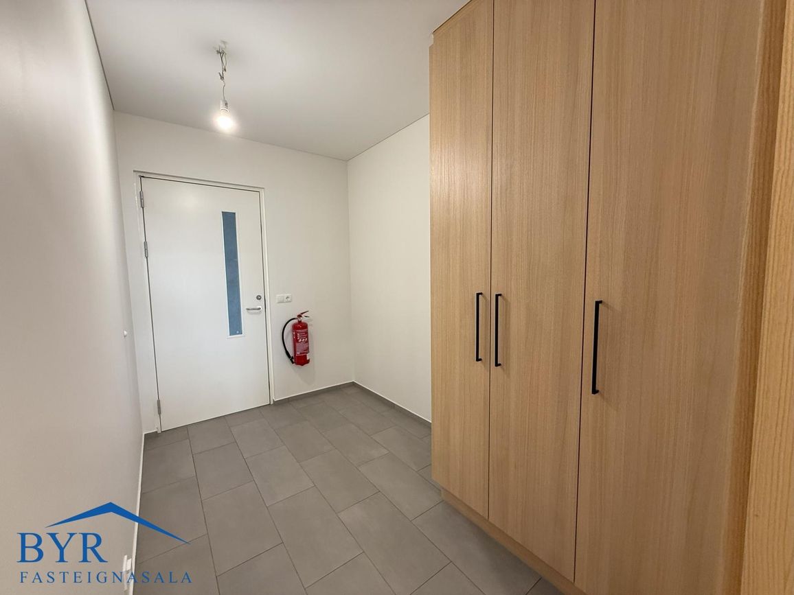 Sólbakki 2F, 740 Fjarða