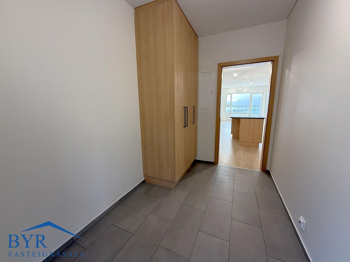 Sólbakki 2F, 740 Fjarða
