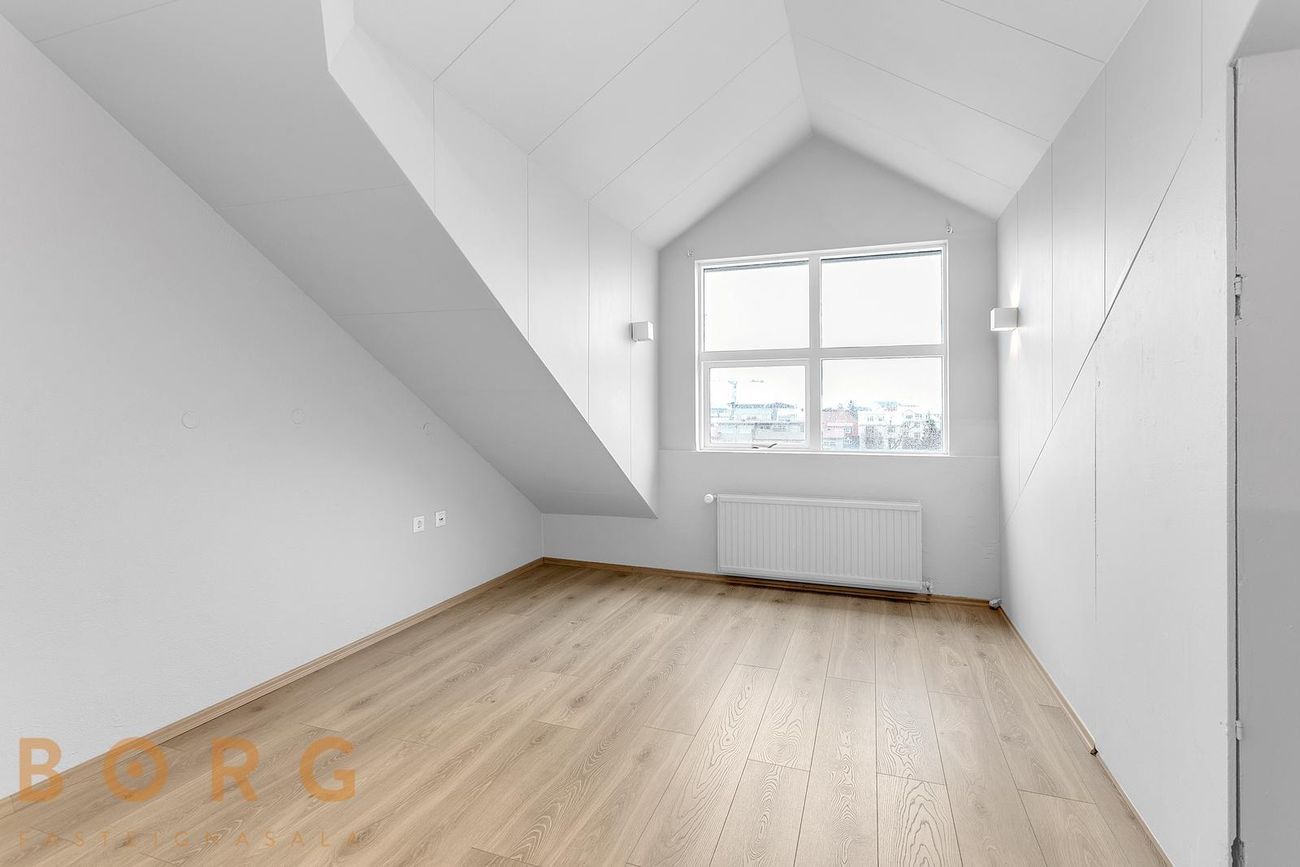 Hringbraut 119, 101 Reykjavík